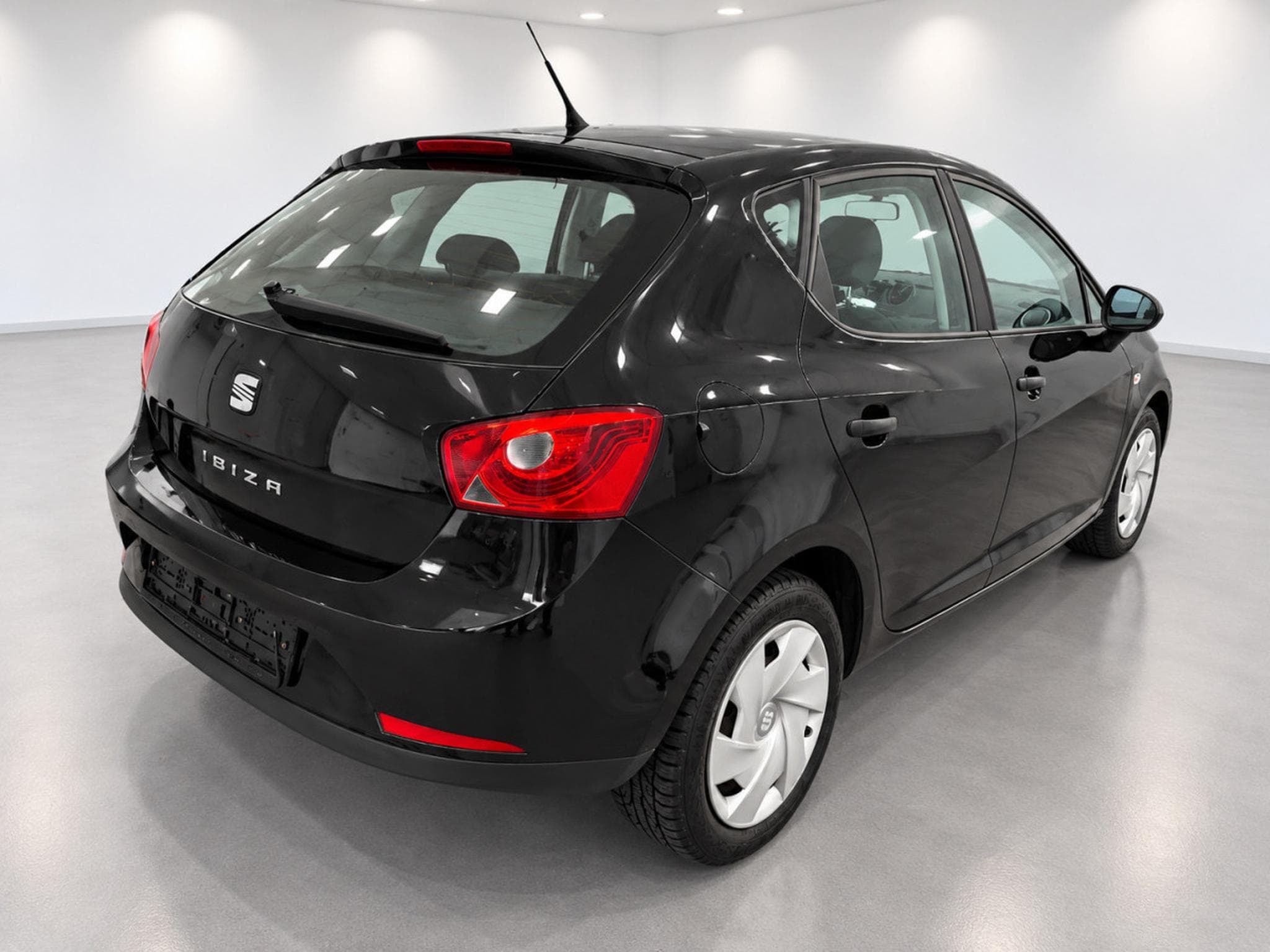 Seat Ibiza 1.2 Tdi 75 Ecomotive (2011) - Photo 4