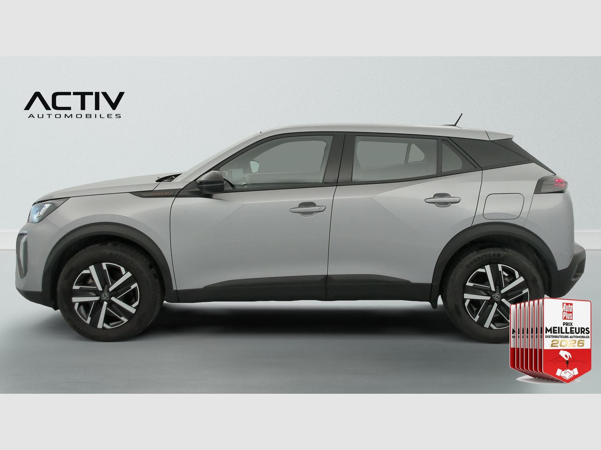 Peugeot 2008 Hybrid 136 e-DCS6 Style (2025) - Foto 4