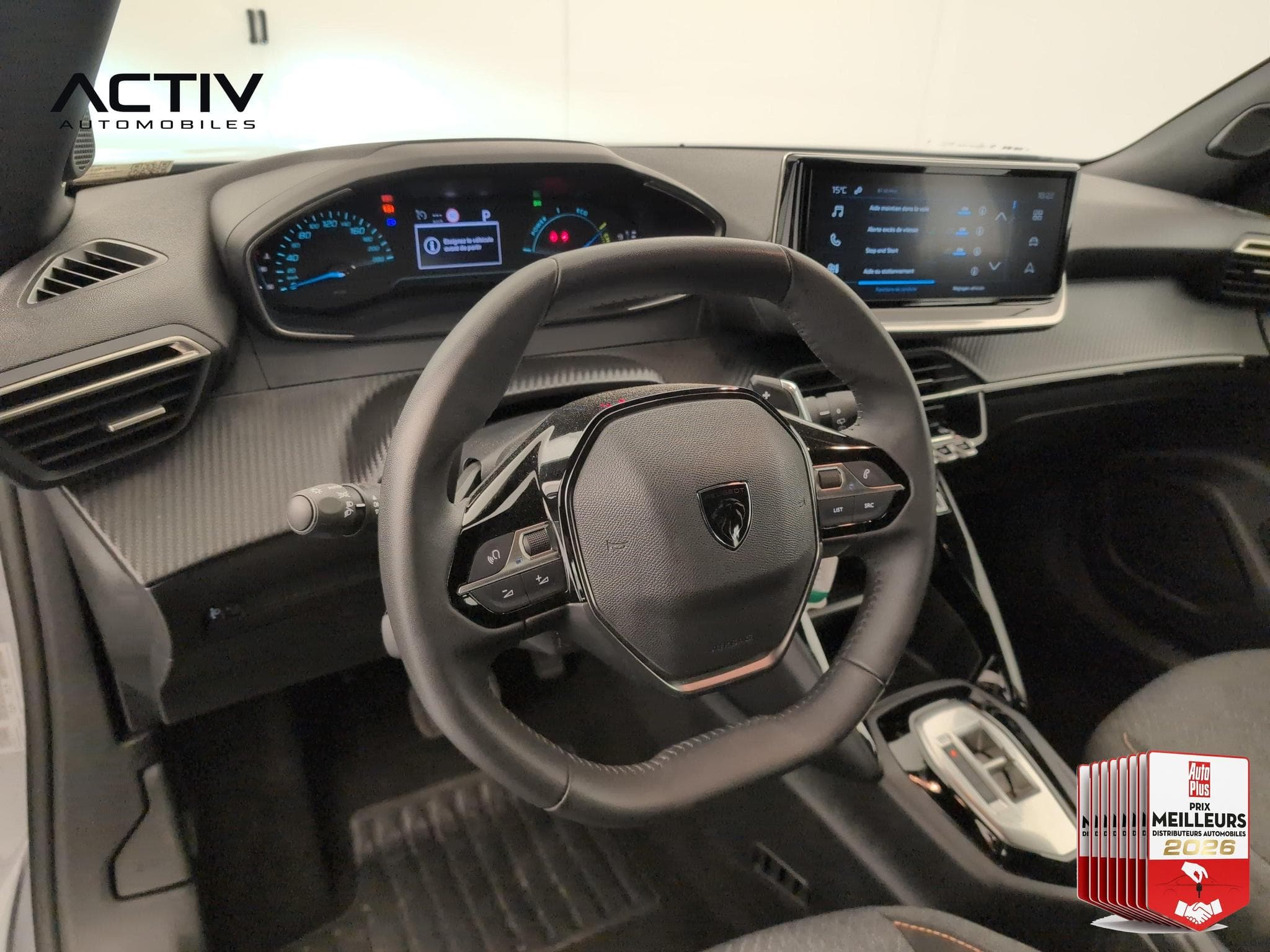 Peugeot 2008 Hybrid 136 e-DCS6 Style (2025) - Foto 15