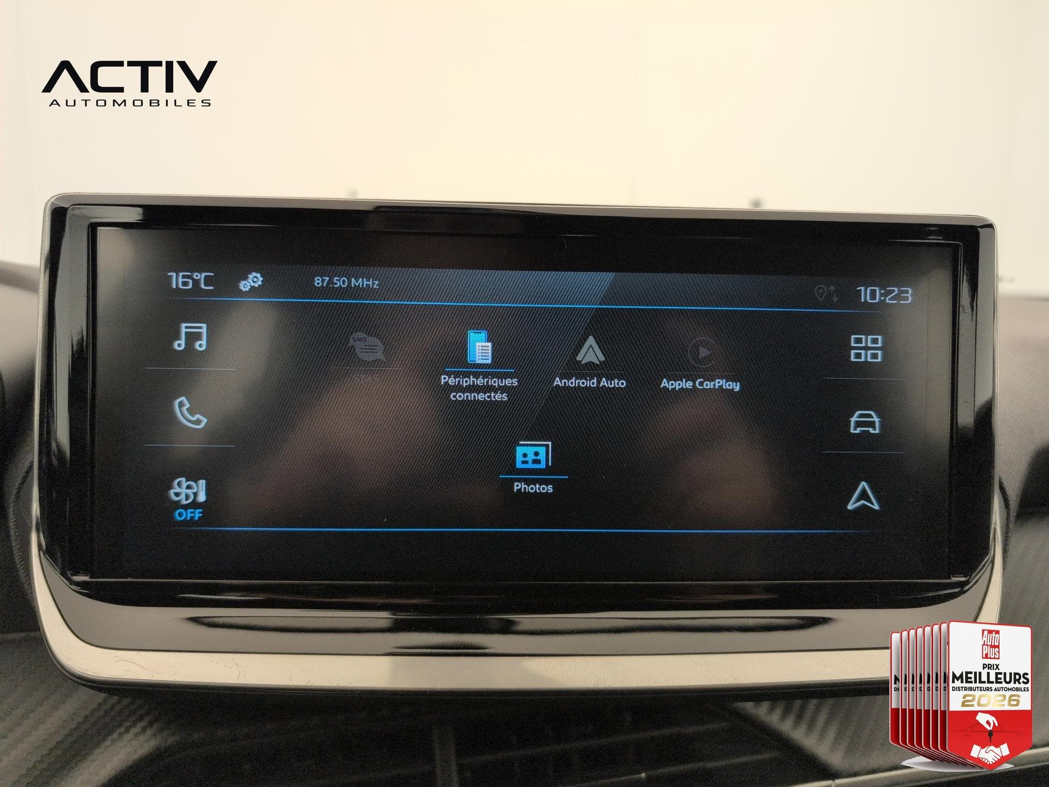Peugeot 2008 Hybrid 136 e-DCS6 Style (2025) - Foto 17