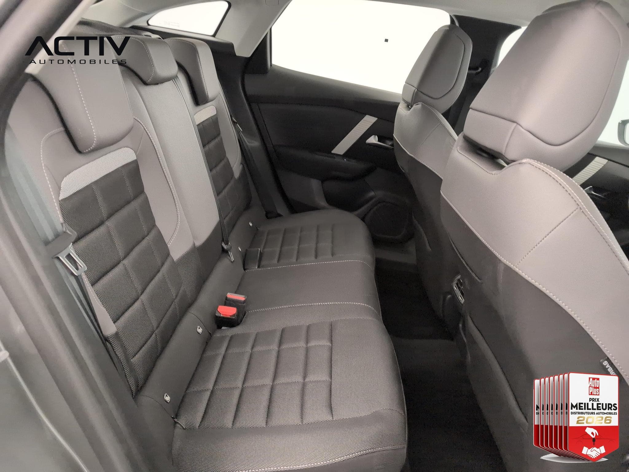 Citroën C4 Hybride 145 ch e-DCS6 Plus (2025) - Foto 10