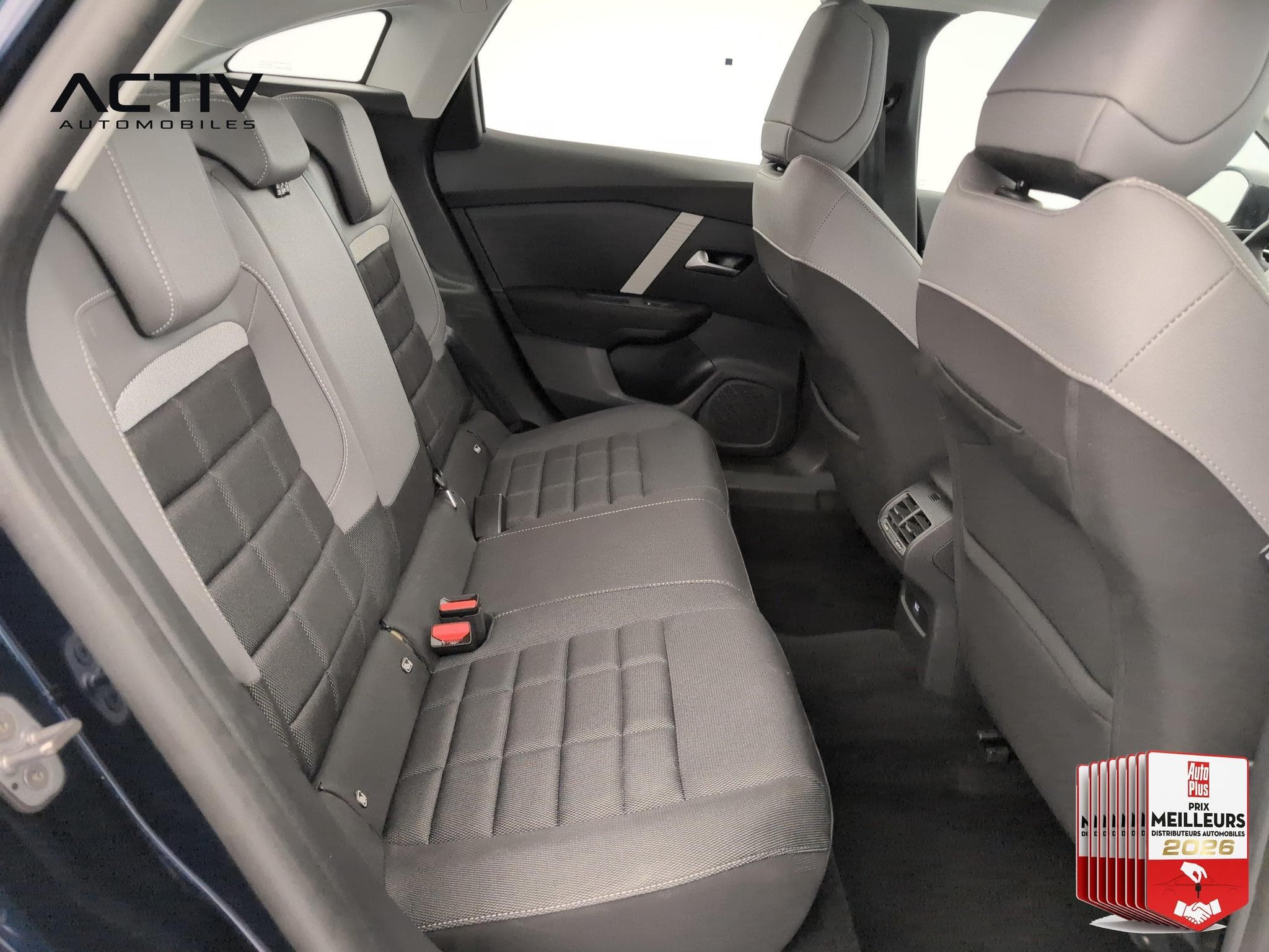 Citroën C4 Hybride 145 ch e-DCS6 Plus (2025) - Foto 10