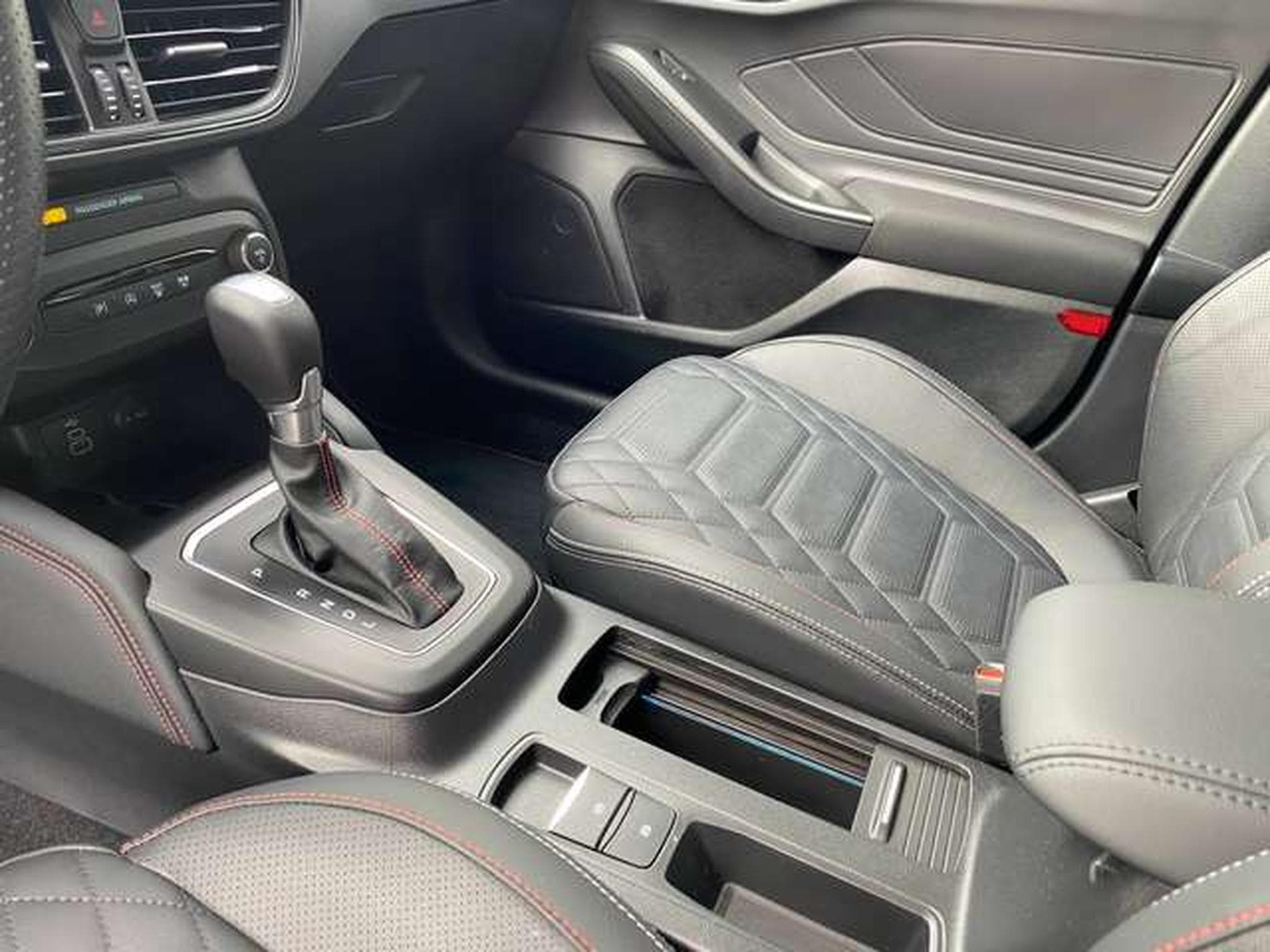 Ford Focus Focus ST-LINE Jusqu'à 36 mois de garantie (2025) - Photo 19