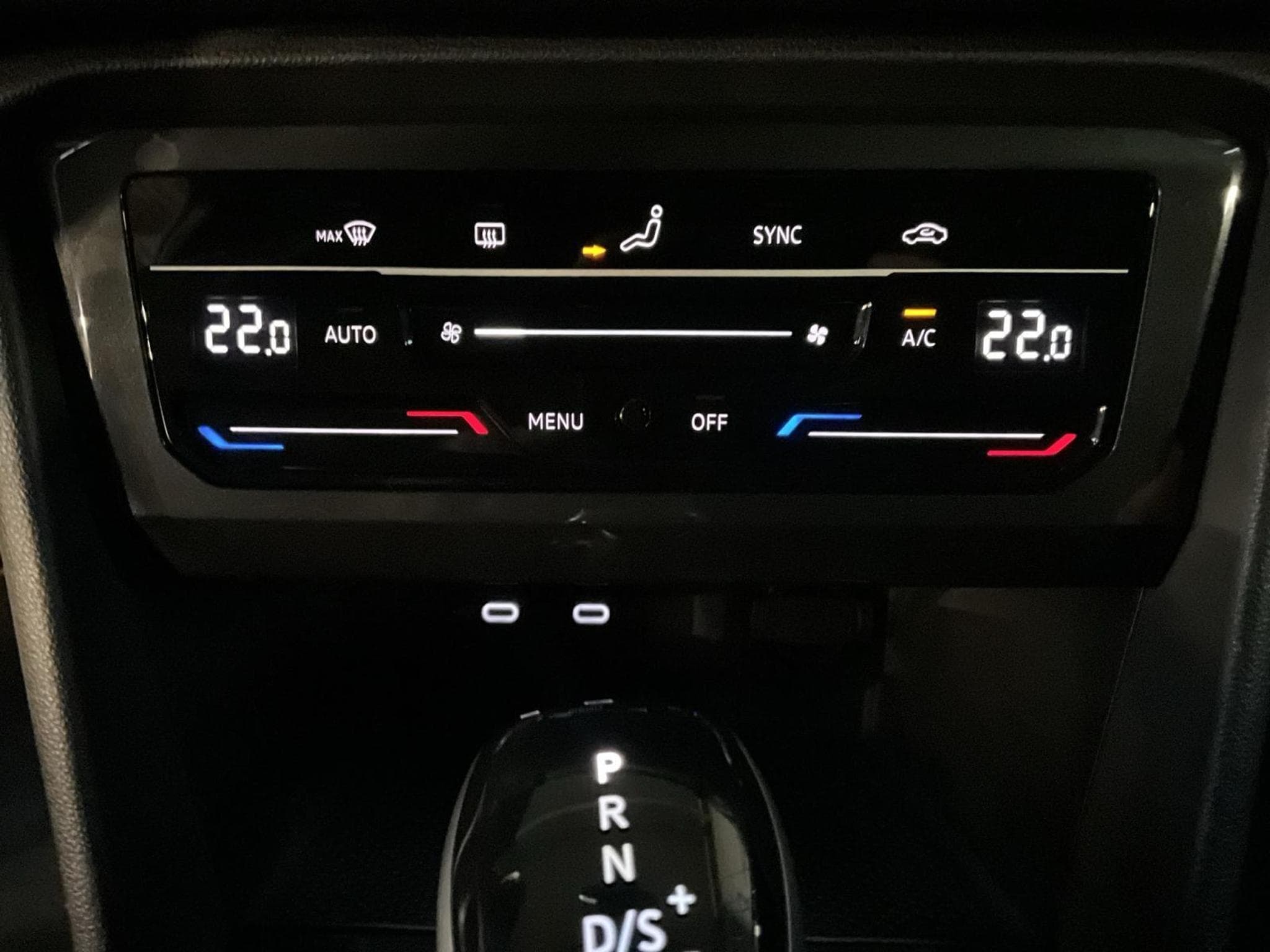 VW Tiguan R-Line+DSG+4M+Matrix-LED+AHK (2022) - Foto 21