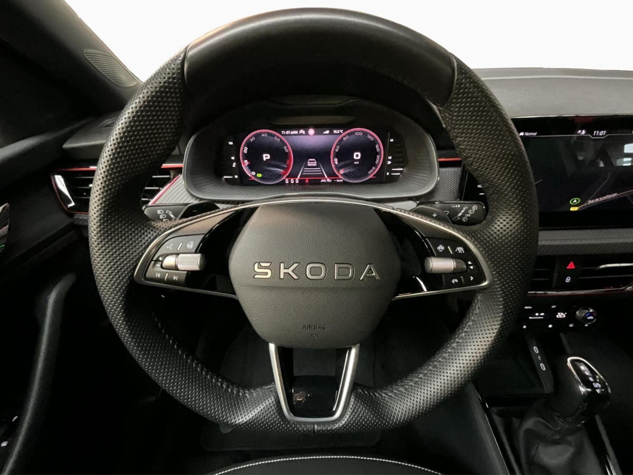Skoda Kamiq Monte-Carlo+DSG+LED+NAVI+DAB+PANO (2025) - Photo 10