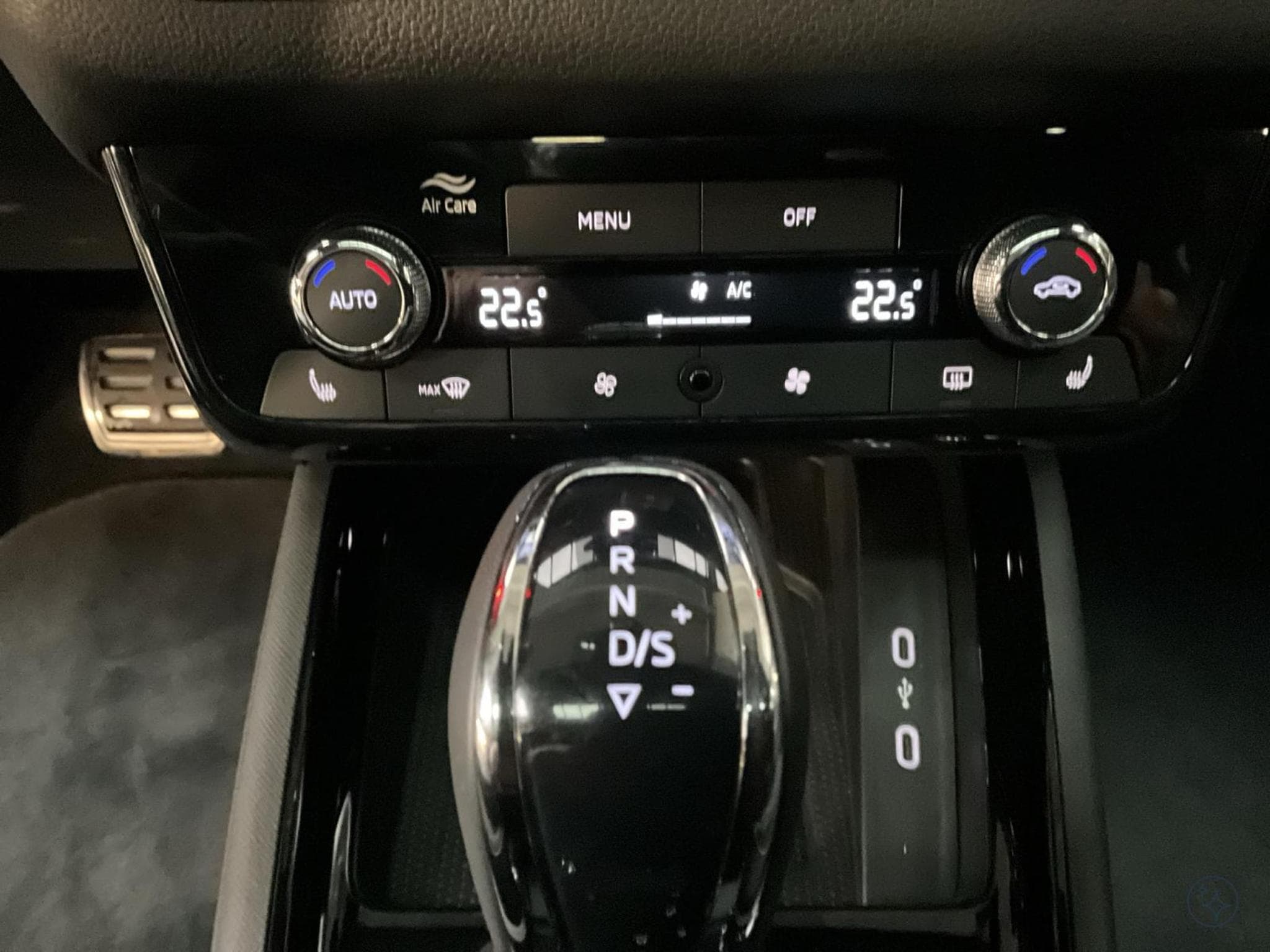 Skoda Kamiq Monte-Carlo+DSG+LED+NAVI+DAB+PANO (2025) - Photo 21