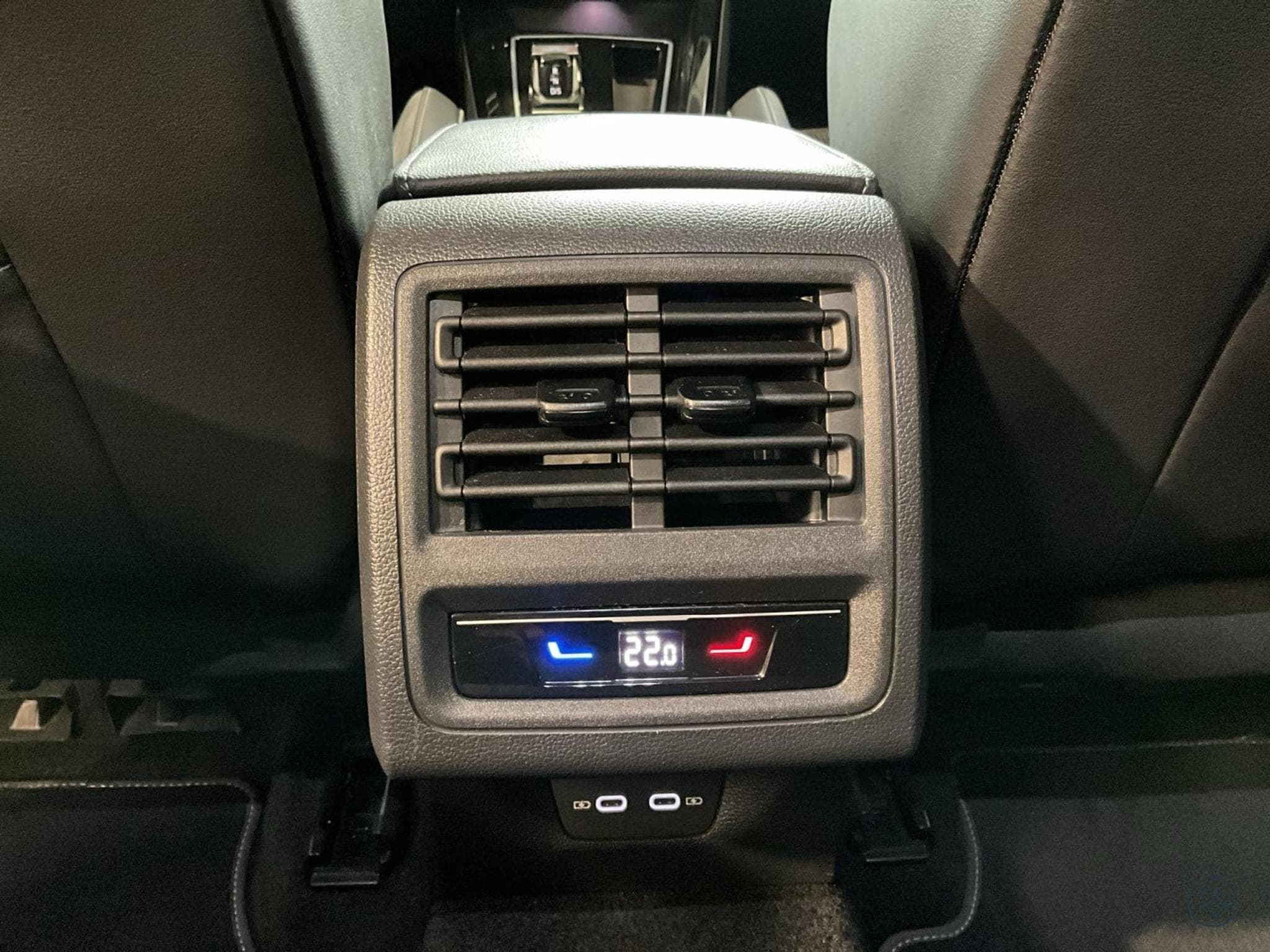 VW Golf R-Line+DSG+Navi+RearView+LED (2022) - Foto 19