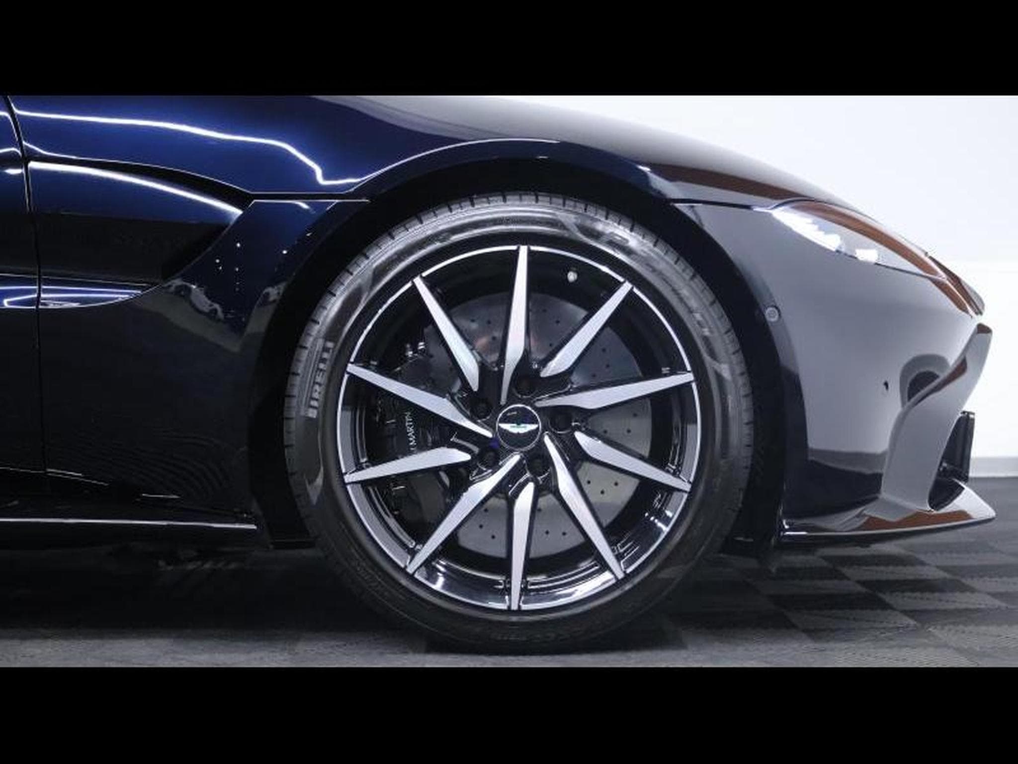 Aston-Martin V8 Vantage V8 4.0 510 coupé (2020) - Foto 10
