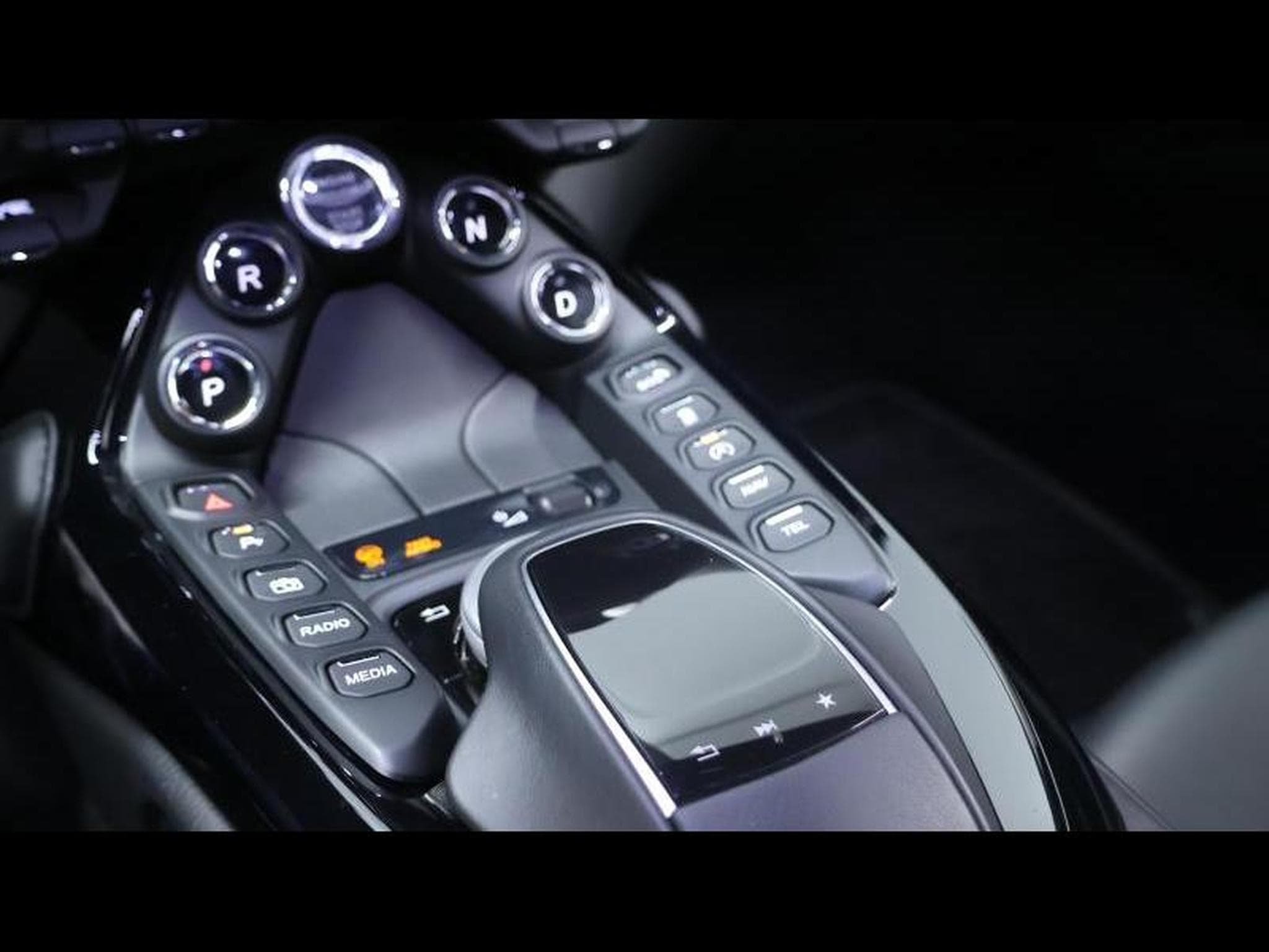 Aston-Martin V8 Vantage V8 4.0 510 coupé (2020) - Foto 18