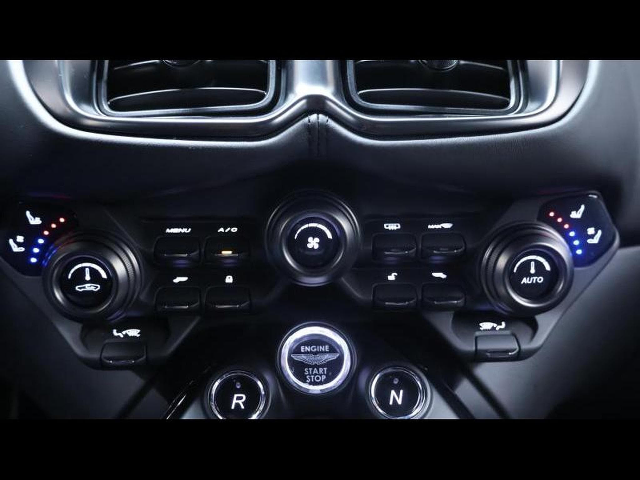 Aston-Martin V8 Vantage V8 4.0 510 coupé (2020) - Foto 21