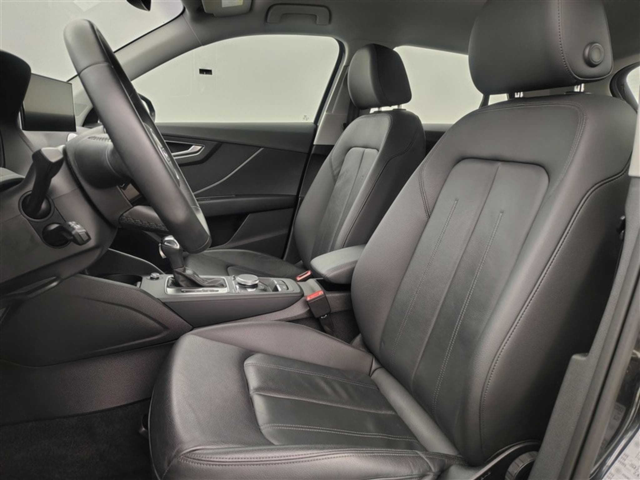 Audi Q2 35 TFSI Business Edition AUTO/CUIR/NAVI/FULL LED/JA17/PDC (2022) - Photo 7