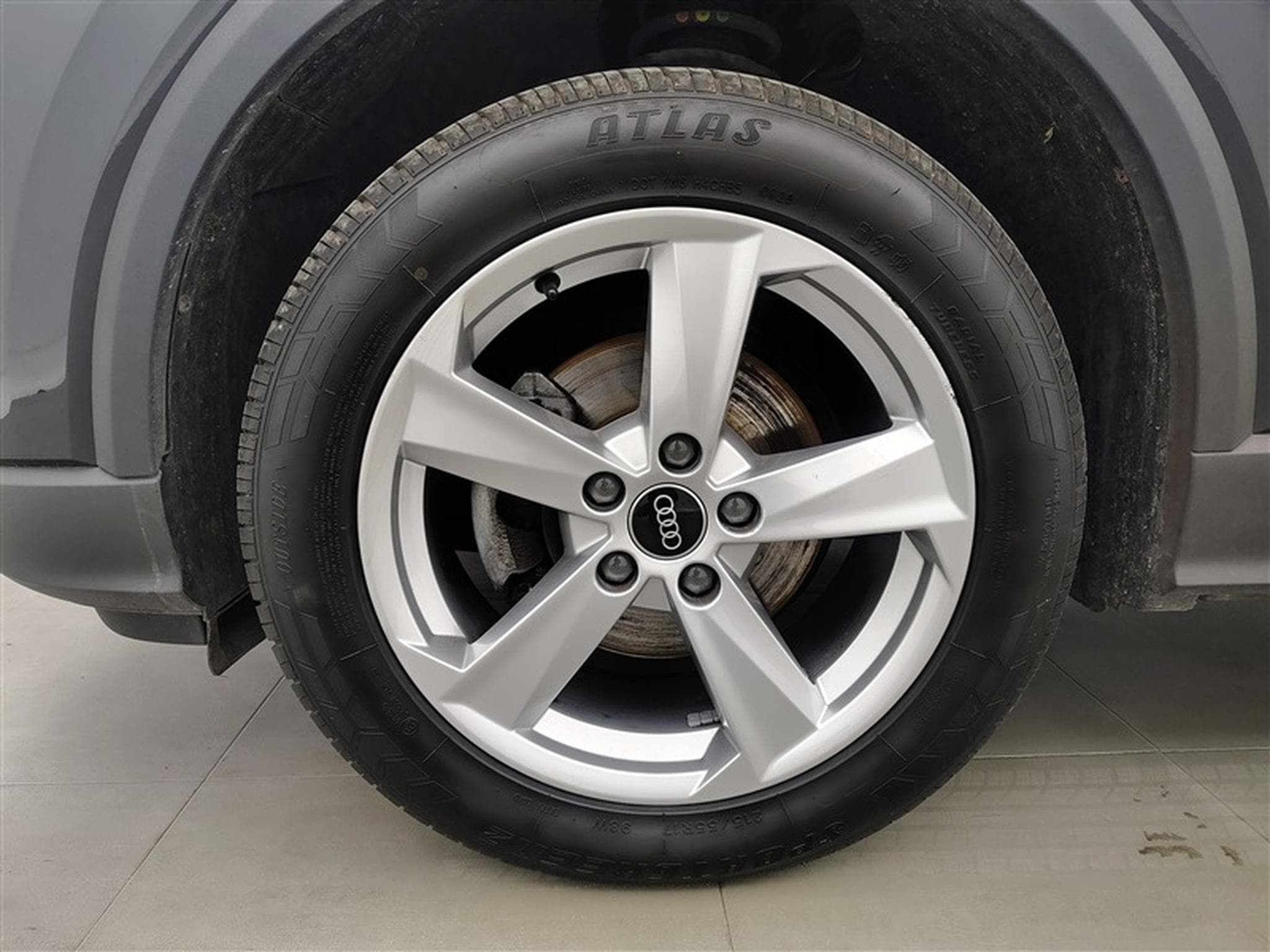 Audi Q2 35 TFSI Business Edition AUTO/CUIR/NAVI/FULL LED/JA17/PDC (2022) - Photo 6