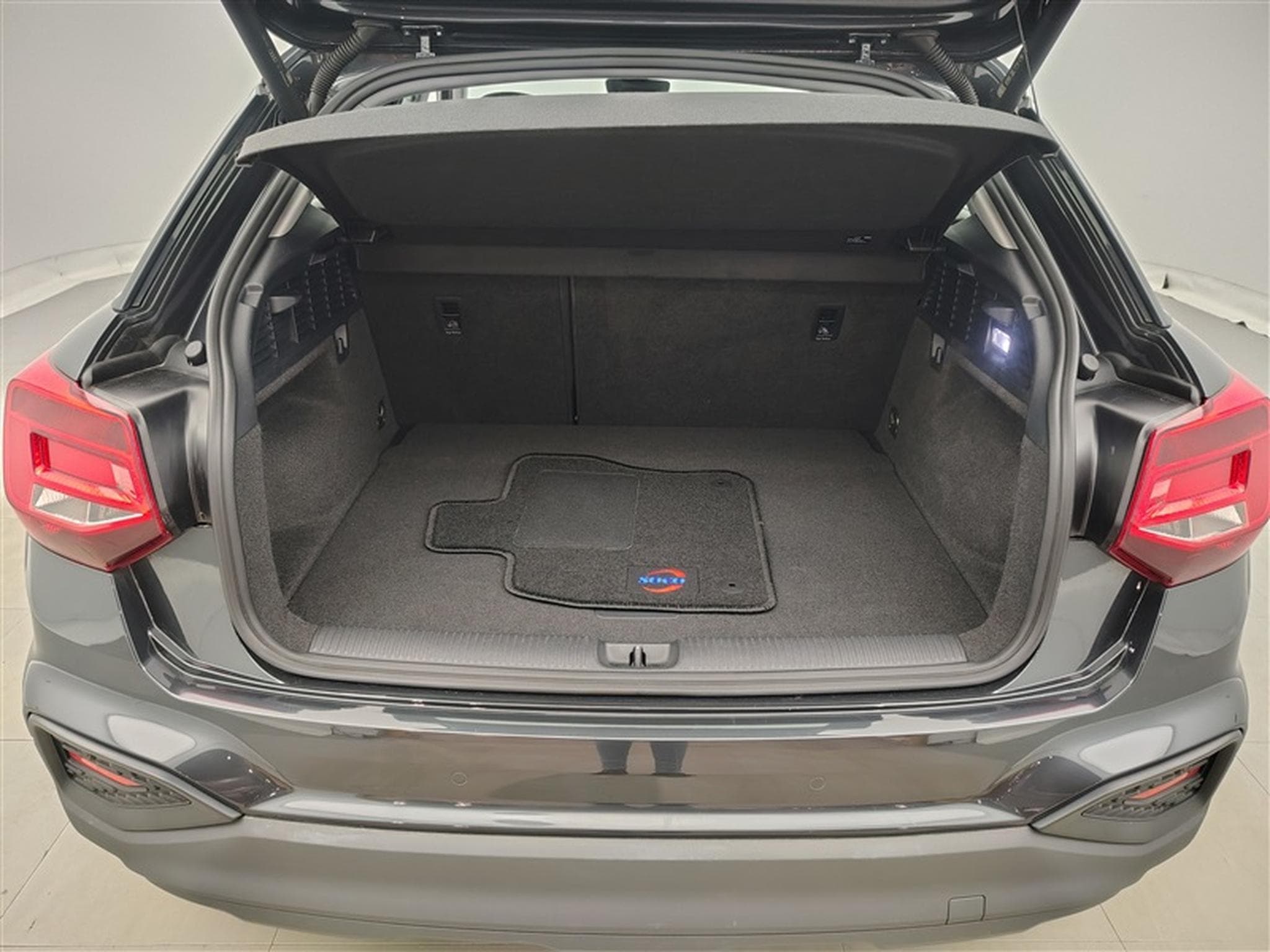 Audi Q2 35 TFSI Business Edition AUTO/CUIR/NAVI/FULL LED/JA17/PDC (2022) - Photo 14