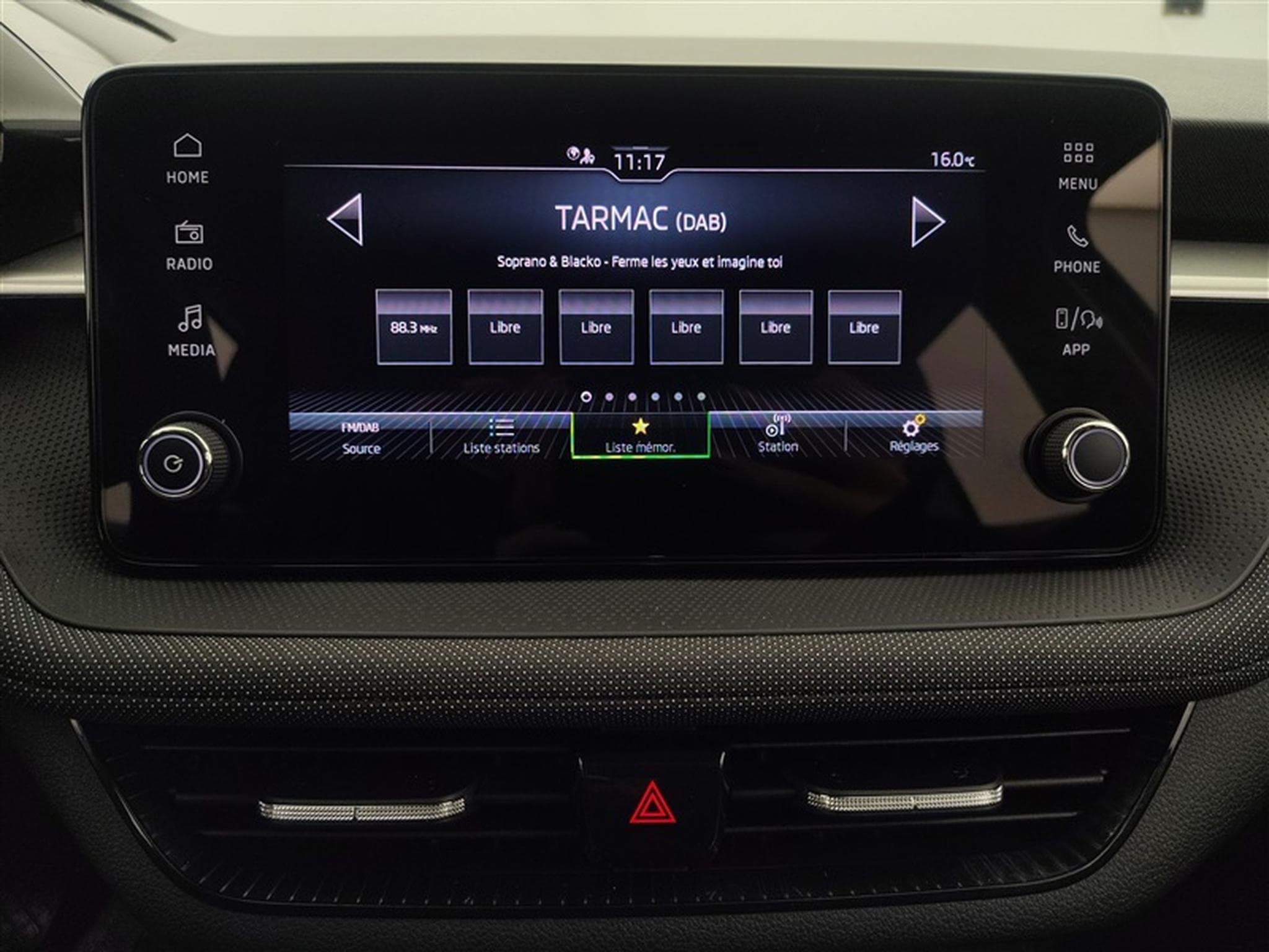 Skoda Fabia 1.0 TSI 95cv Selection CARPLAY / ALU / PDC (2025) - Photo 11