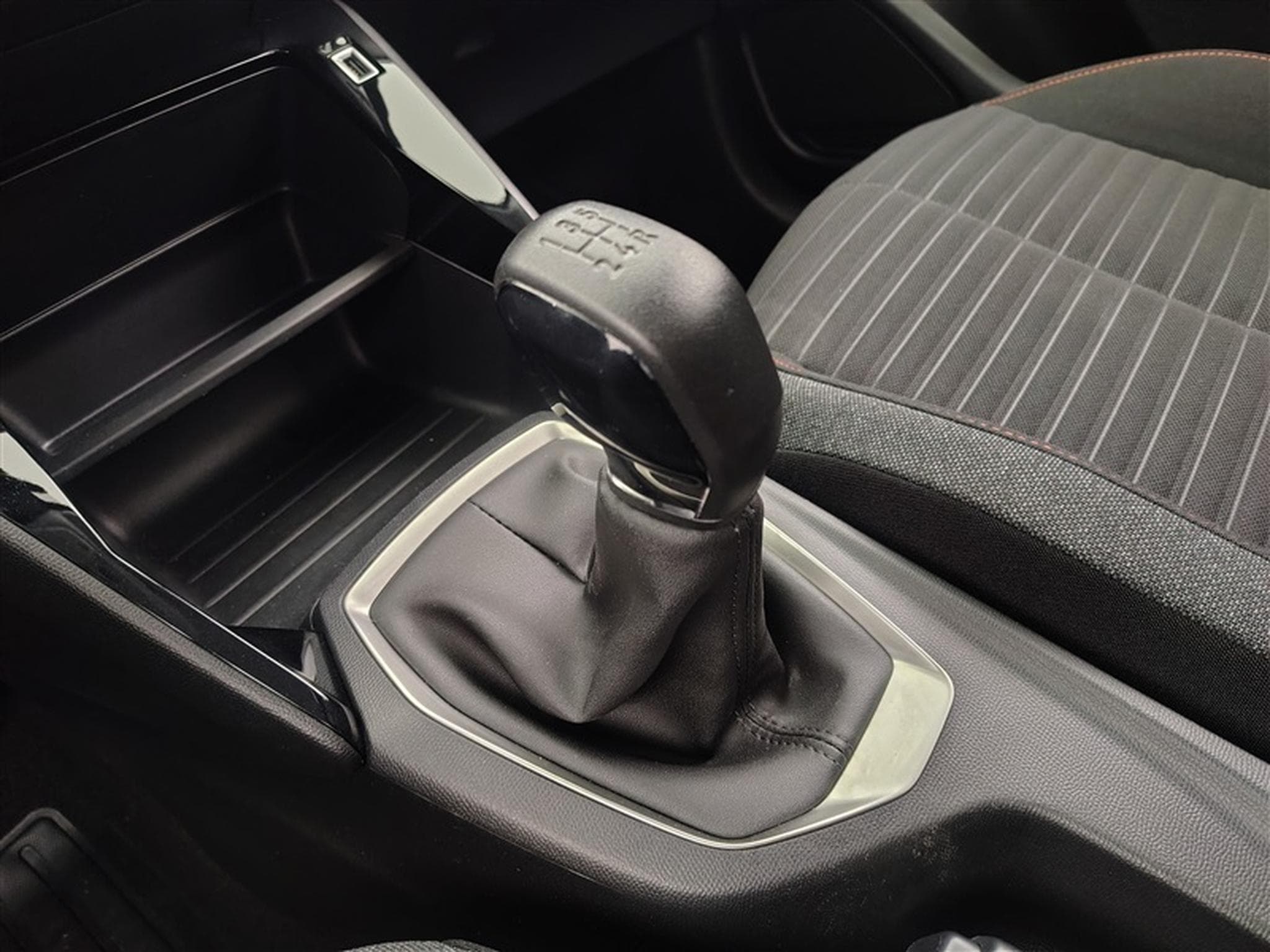 Peugeot 208 1.2i PureTech Style (EU6.4) (2022) - Photo 12