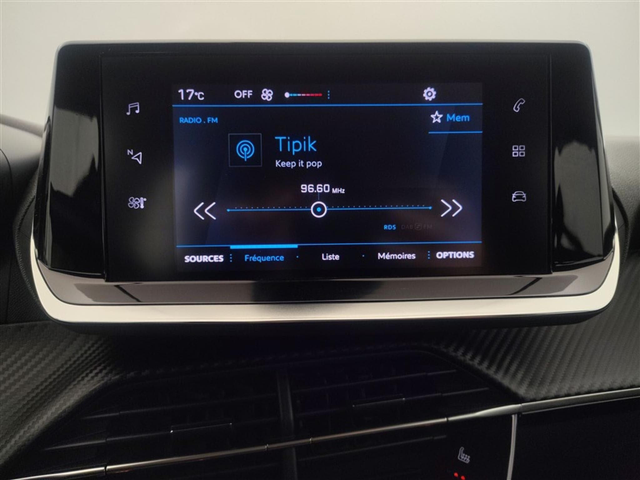 Peugeot 208 1.2i PureTech Style (EU6.4) (2022) - Photo 11