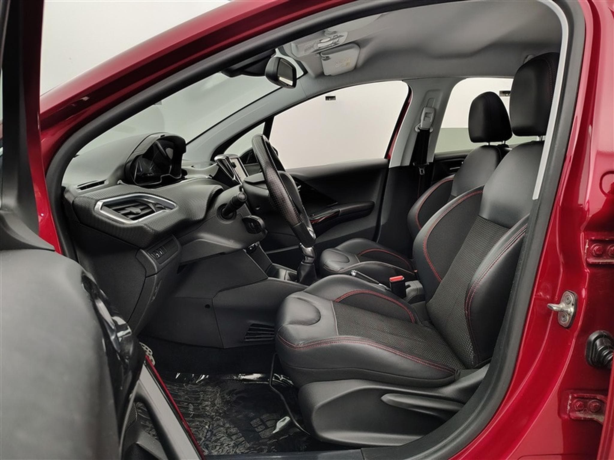 Peugeot 208 1.6 BlueHDi GT Line (2017) - Foto 7