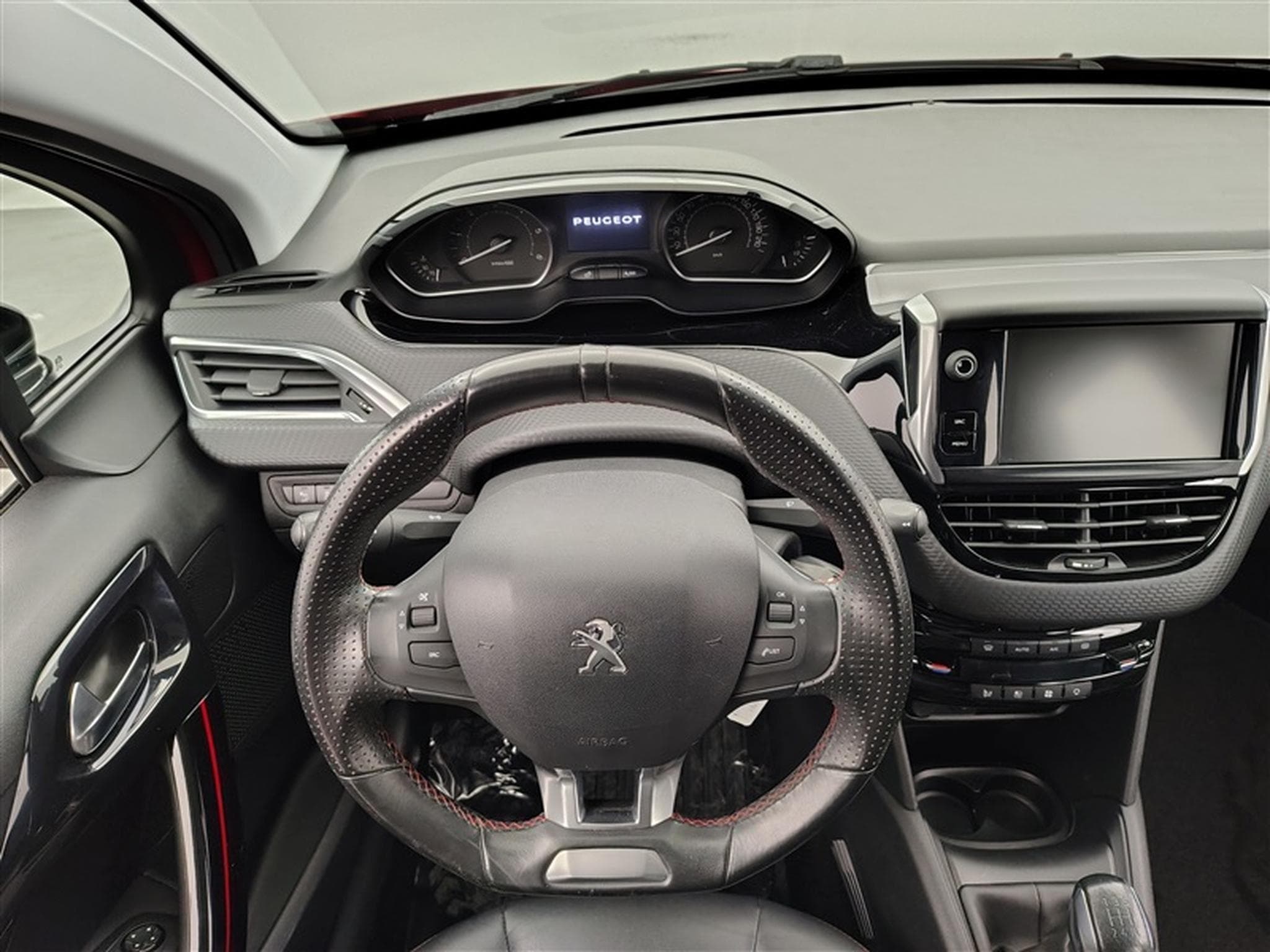Peugeot 208 1.6 BlueHDi GT Line (2017) - Foto 9
