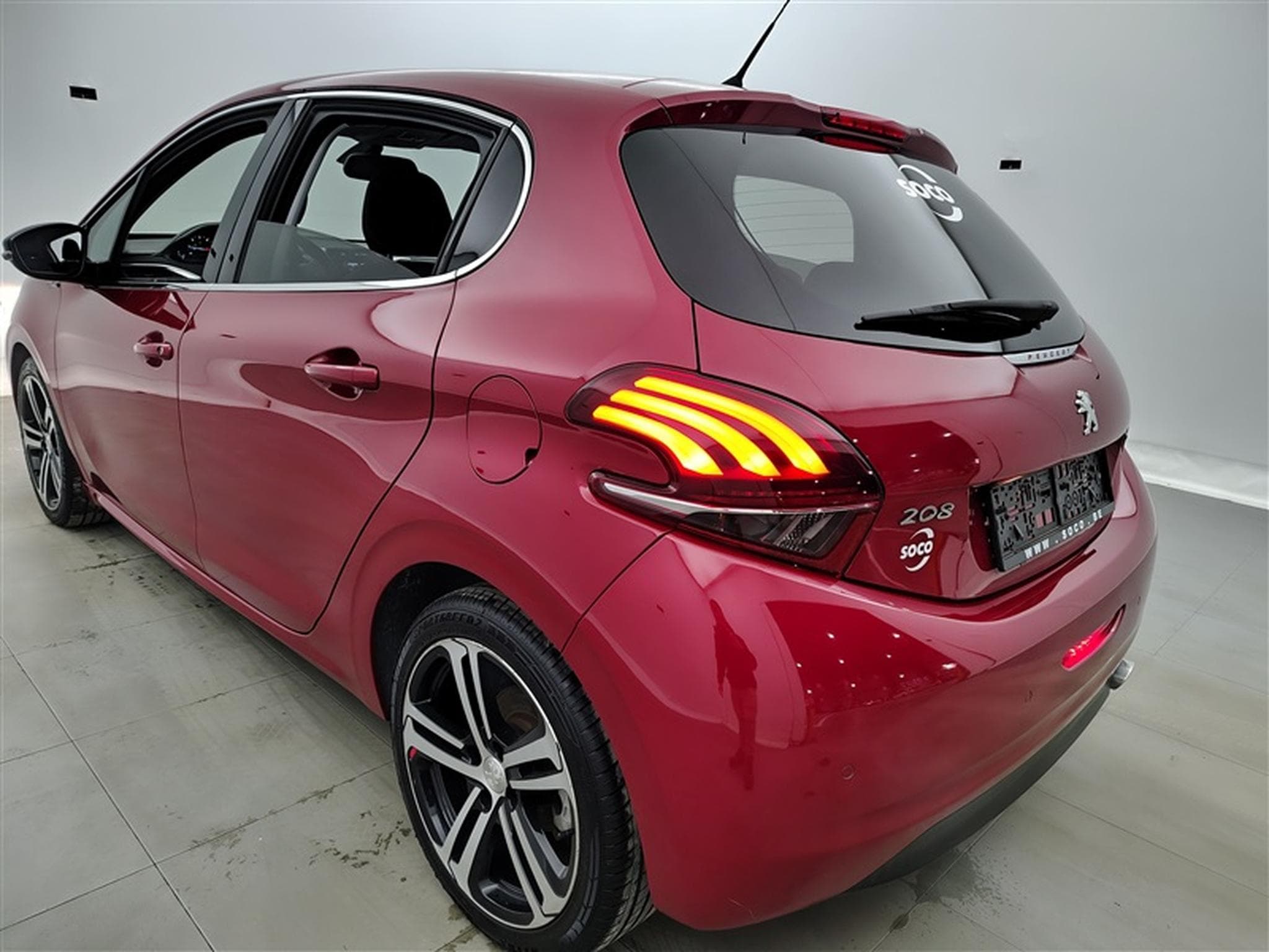 Peugeot 208 1.6 BlueHDi GT Line (2017) - Foto 16