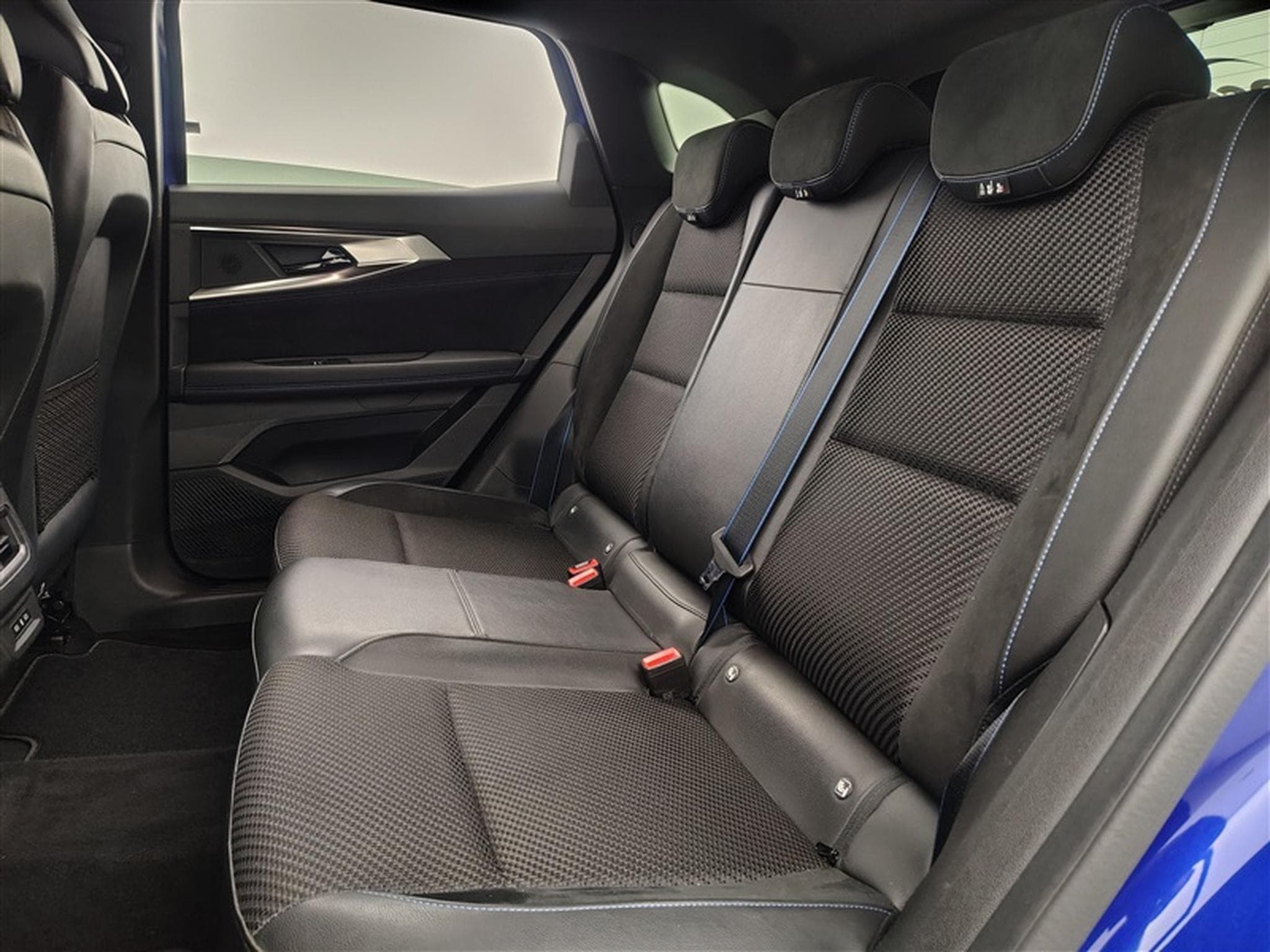 Renault Austral 1.2 E-Tech HEV Techno Esprit Alpine (2023) - Foto 13
