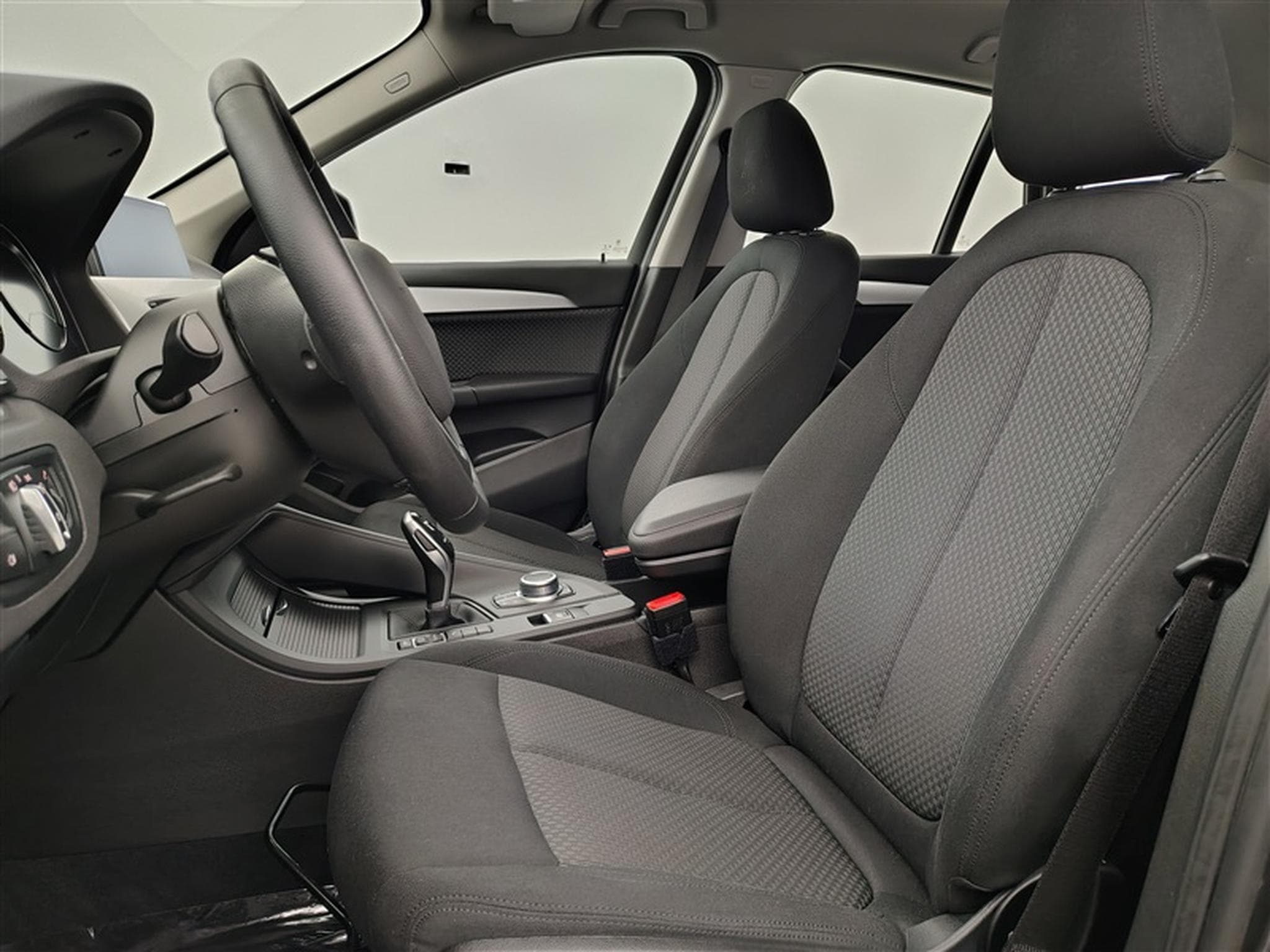 BMW X1 1.5 dA sDrive16 NAVI / CLIM / PDC AV-AR (2022) - Photo 7