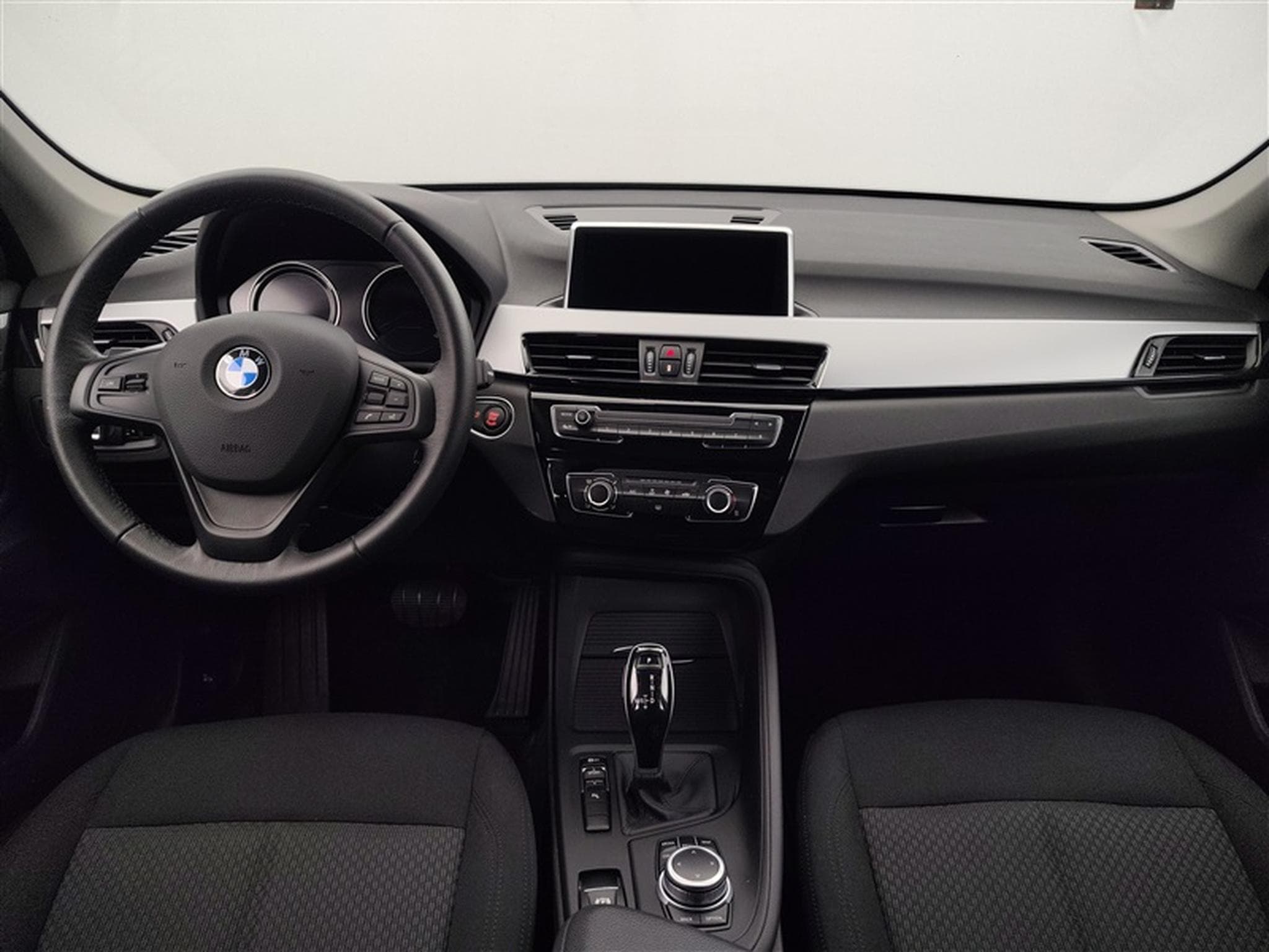 BMW X1 1.5 dA sDrive16 NAVI / CLIM / PDC AV-AR (2022) - Photo 8