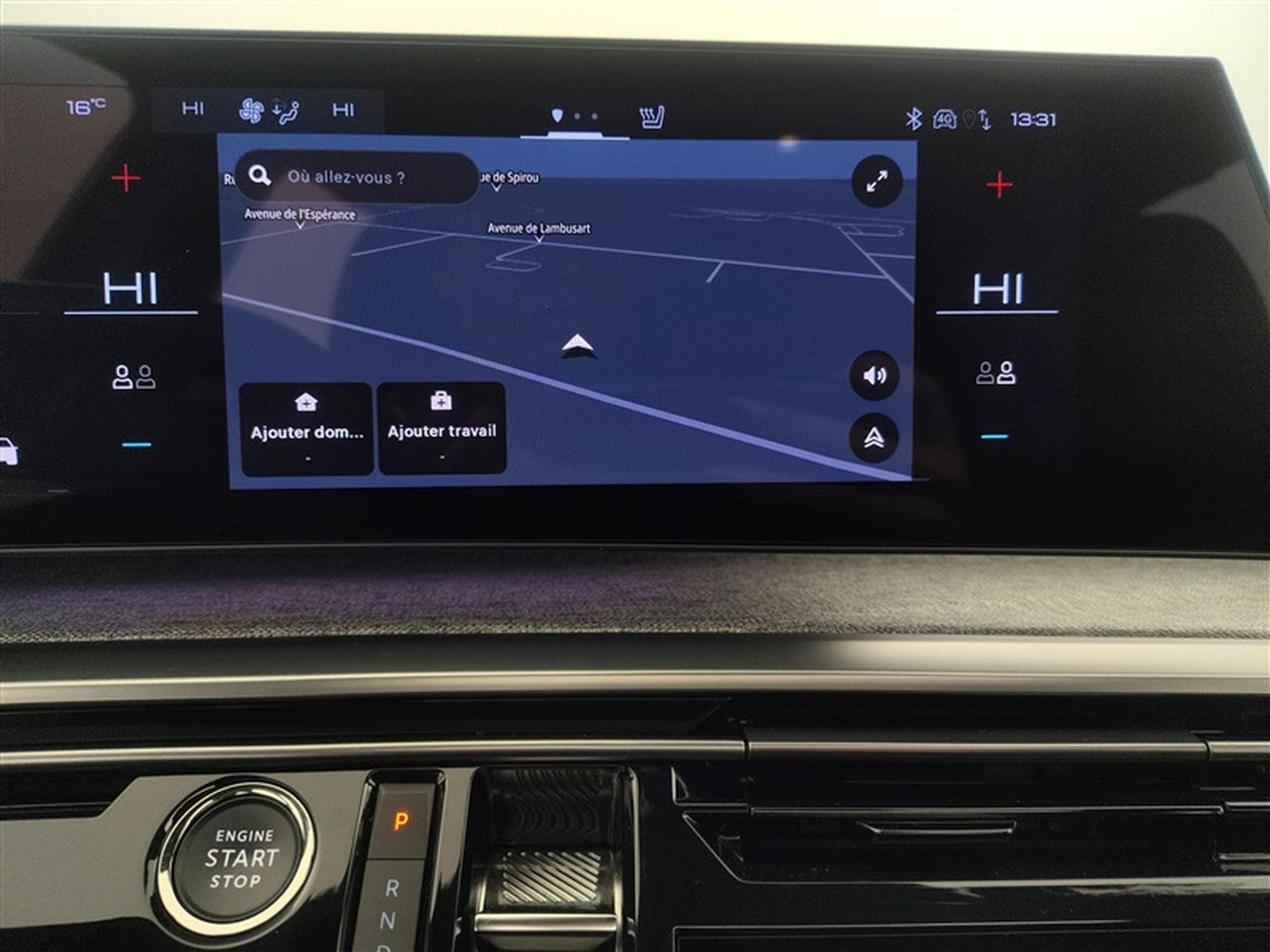 Peugeot 5008 1.2 Hybrid 136Cv E-DCS6 GT 7 PL / S-CUIR / NAVI (2025) - Photo 11