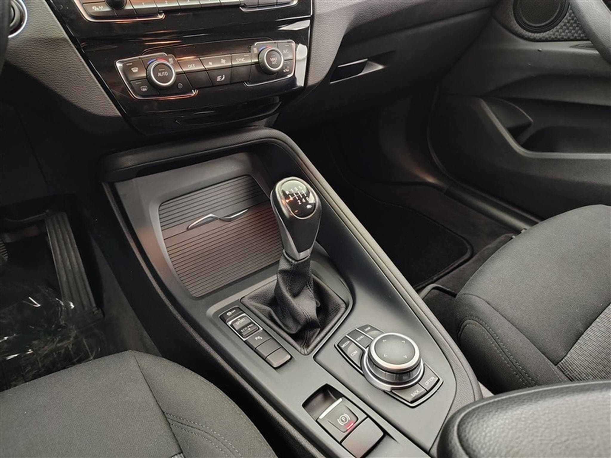 BMW X1 1.5i sDrive18 NAVIPRO / PDC AV+AR / JA 17" (2020) - Photo 12