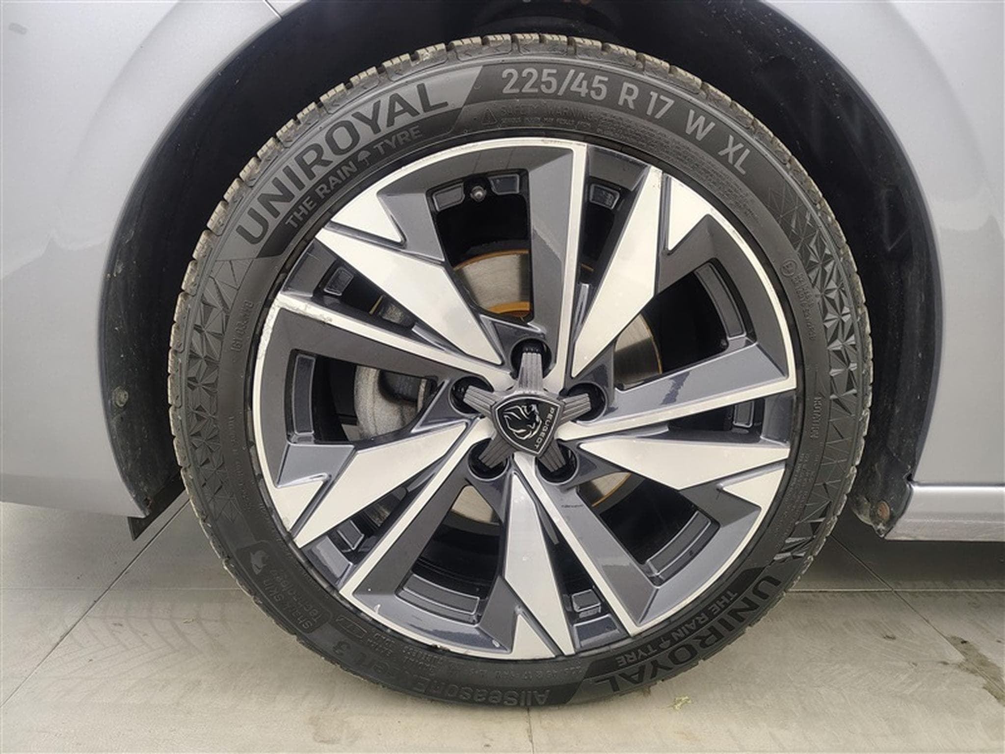 Peugeot 308 1.2 PureTech Allure S&S (EU6.4) (2022) - Photo 6