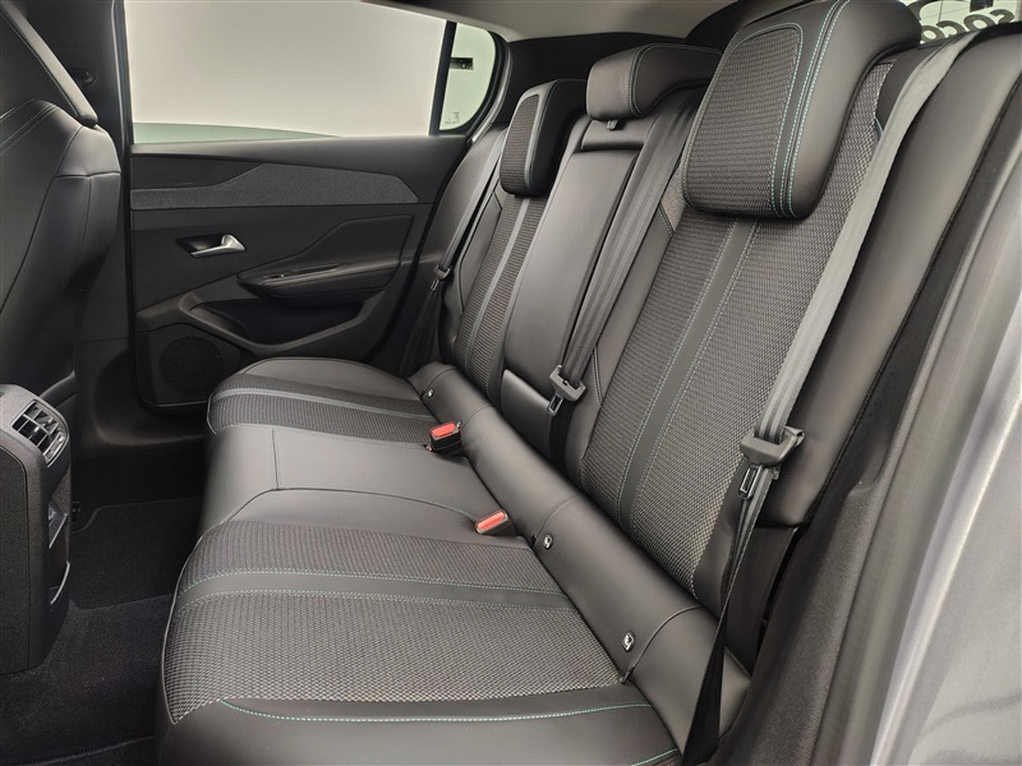 Peugeot 308 1.2 PureTech Allure S&S (EU6.4) (2022) - Photo 13