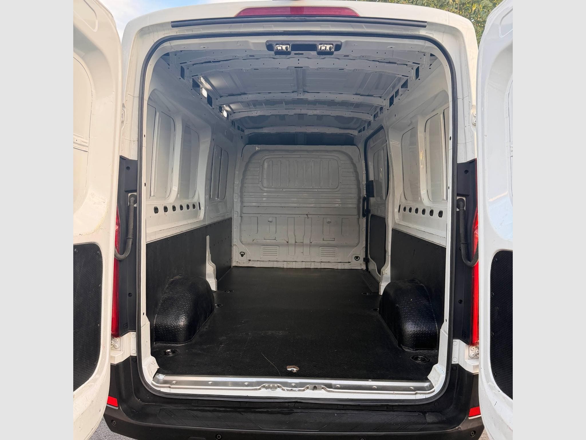 Maxus Deliver 9 Deliver9 L3H2 150 Diesel (2025) - Foto 11