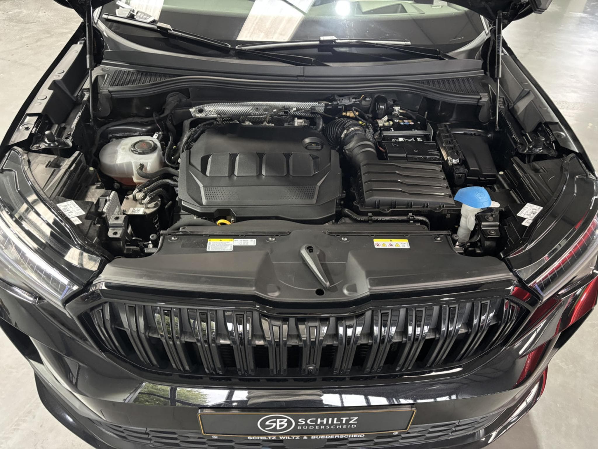 Skoda Kodiaq 2.0 TDI SPORT LINE 4x4 7Places (2025) - Foto 9