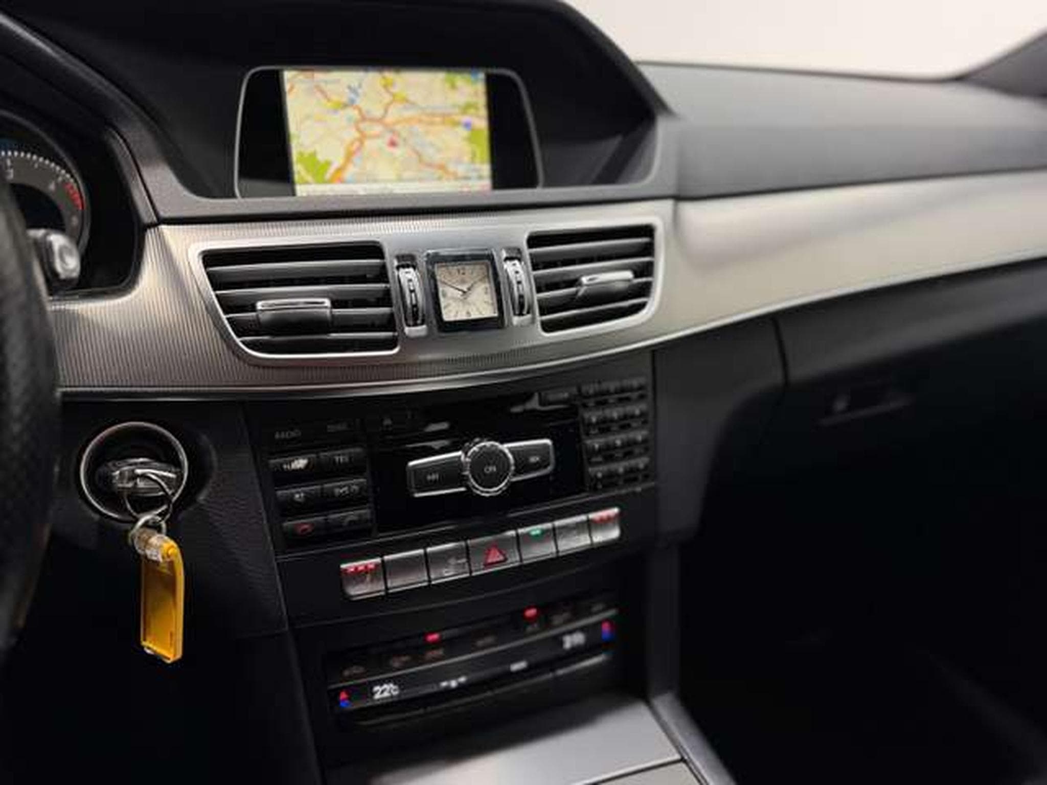Mercedes E 220 CDI Limousine BlueEfficiency *SHZ*LED*Navi (2014) - Photo 10