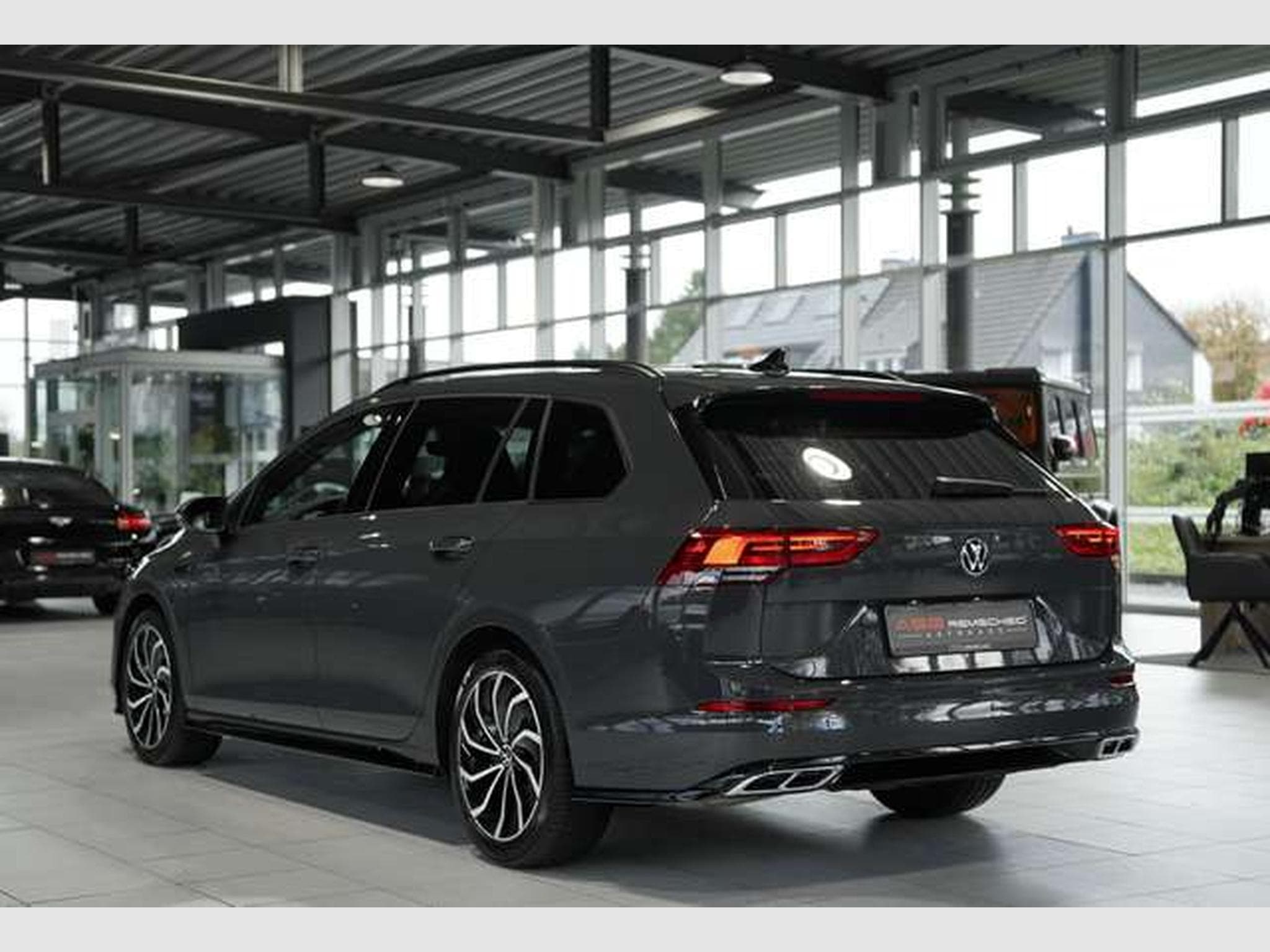 VW Golf VIII Variant R-Line 1.H *MwSt. *SHZ *Touch (2022) - Photo 9