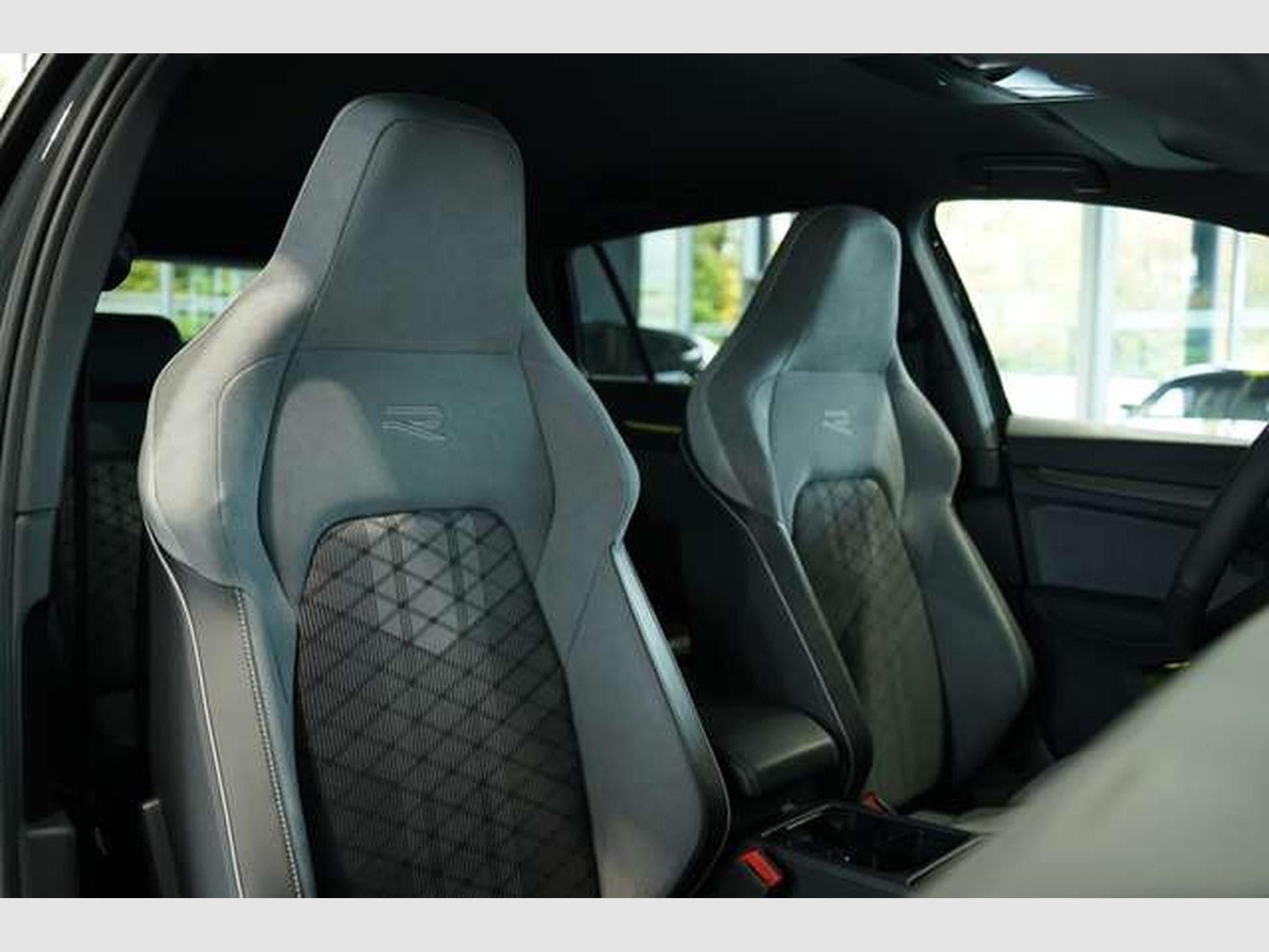 VW Golf VIII Variant R-Line 1.H *MwSt. *SHZ *Touch (2022) - Photo 15