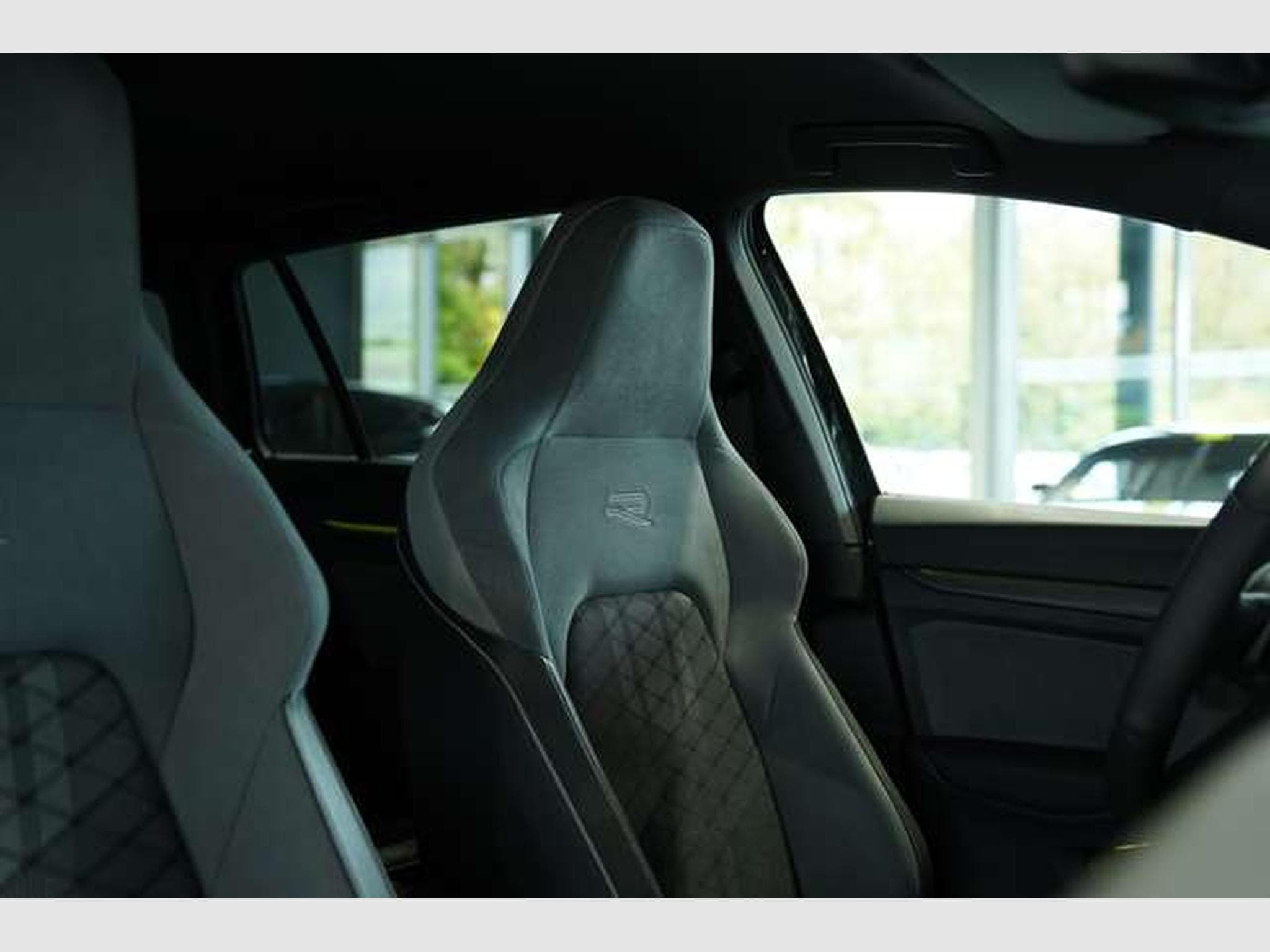 VW Golf VIII Variant R-Line 1.H *MwSt. *SHZ *Touch (2022) - Photo 16