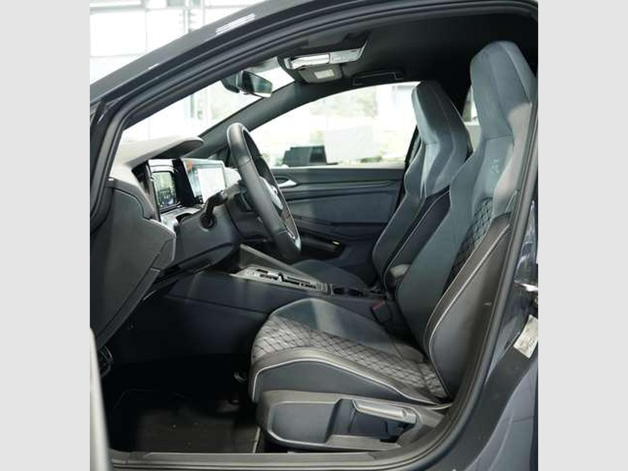 VW Golf VIII Variant R-Line 1.H *MwSt. *SHZ *Touch (2022) - Photo 21