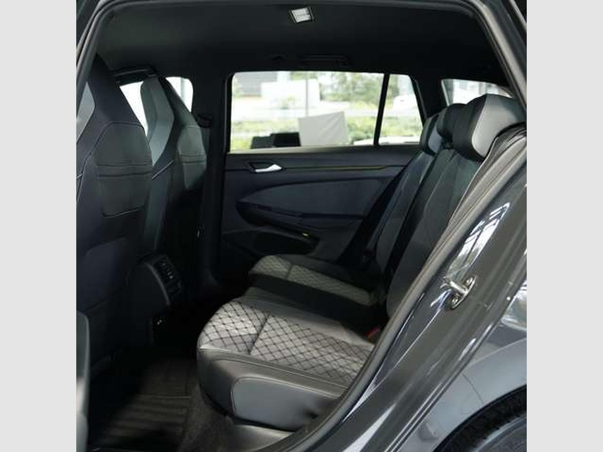 VW Golf VIII Variant R-Line 1.H *MwSt. *SHZ *Touch (2022) - Photo 20