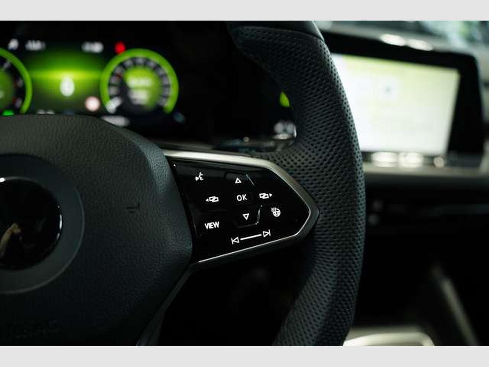VW Golf VIII Variant R-Line 1.H *MwSt. *SHZ *Touch (2022) - Photo 35