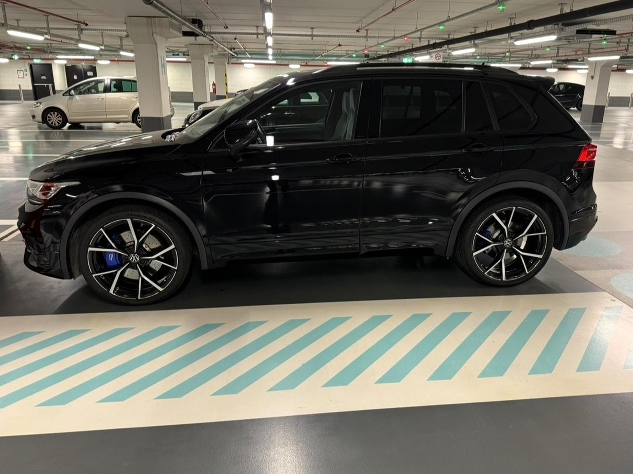 VW Tiguan R (2023) - Photo 1