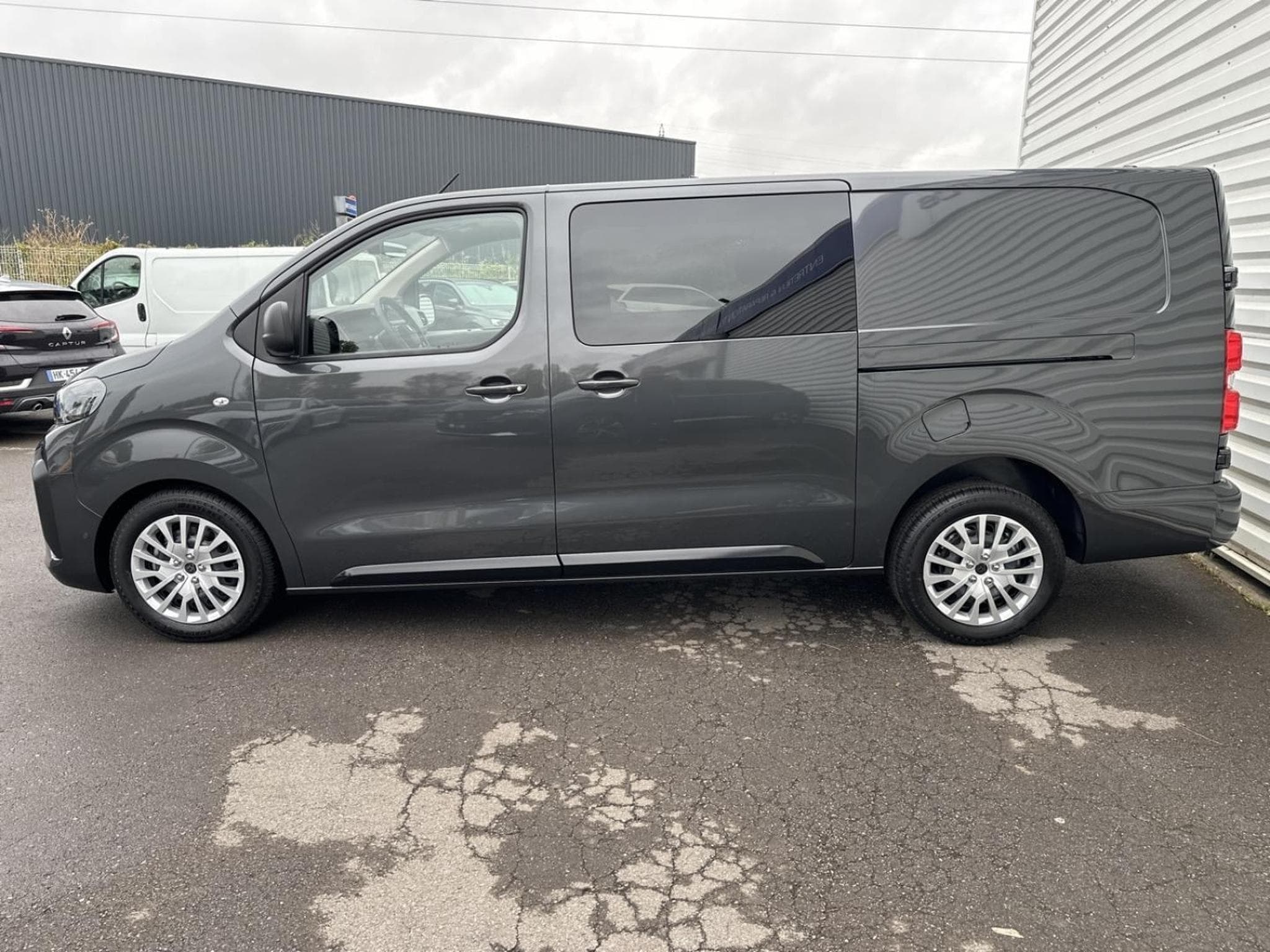 Peugeot Expert XL 2.2 Diesel 180ch Cabine Approfondie Fixe automatique (2026) - Photo 8