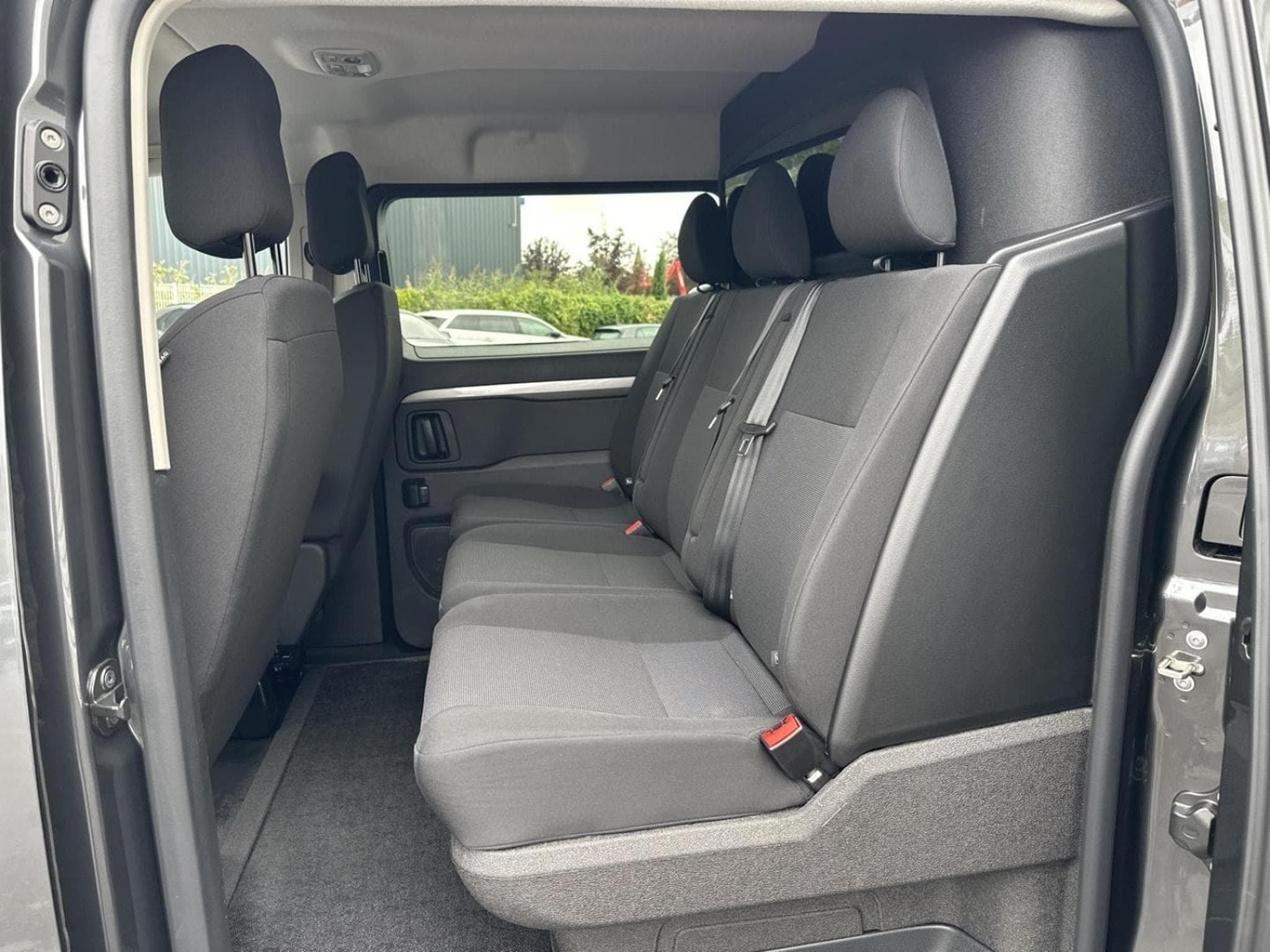 Peugeot Expert XL 2.2 Diesel 180ch Cabine Approfondie Fixe automatique (2026) - Photo 23