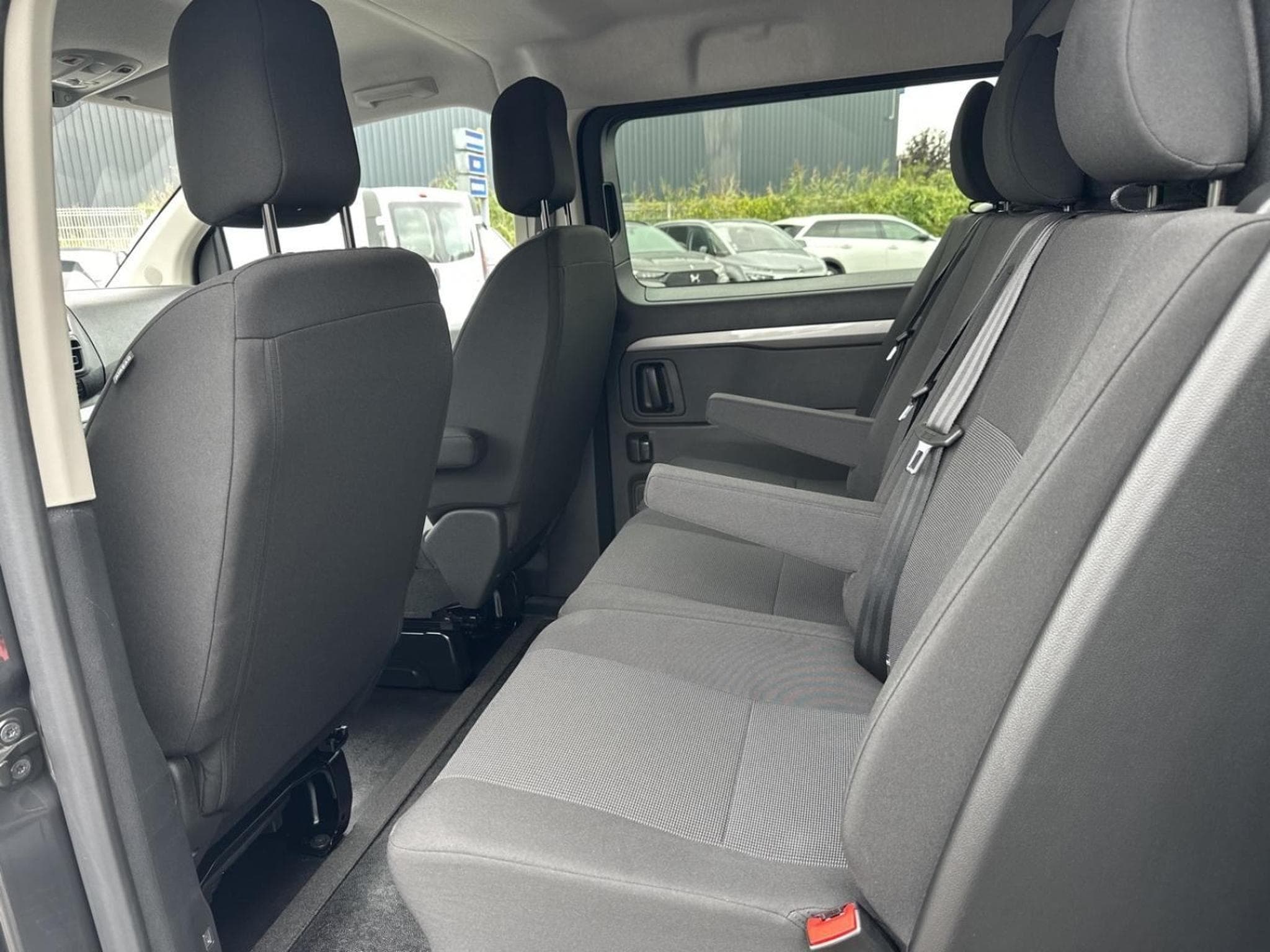 Peugeot Expert XL 2.2 Diesel 180ch Cabine Approfondie Fixe automatique (2026) - Photo 26