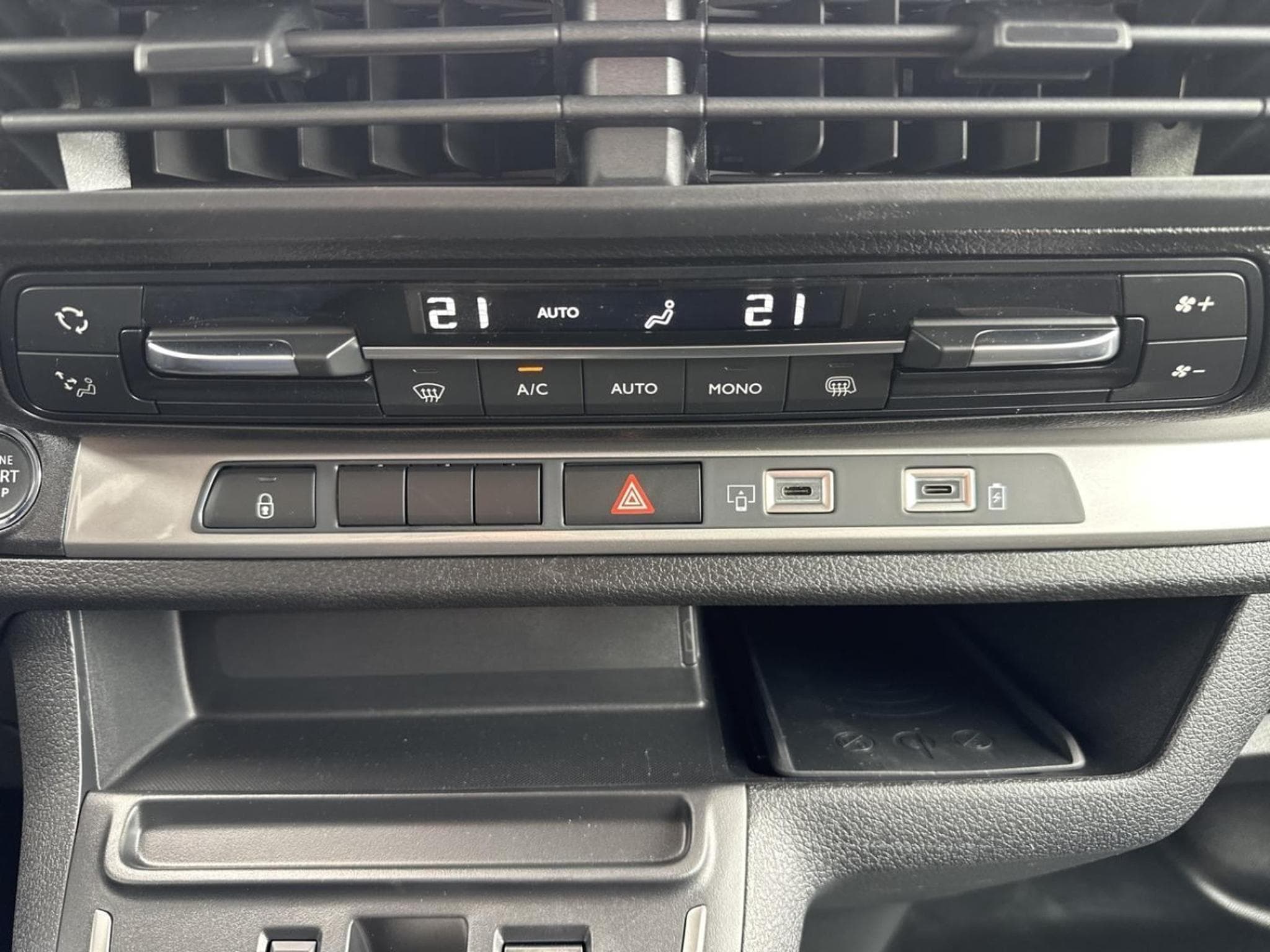 Peugeot Expert XL 2.2 Diesel 180ch Cabine Approfondie Fixe automatique (2026) - Photo 40