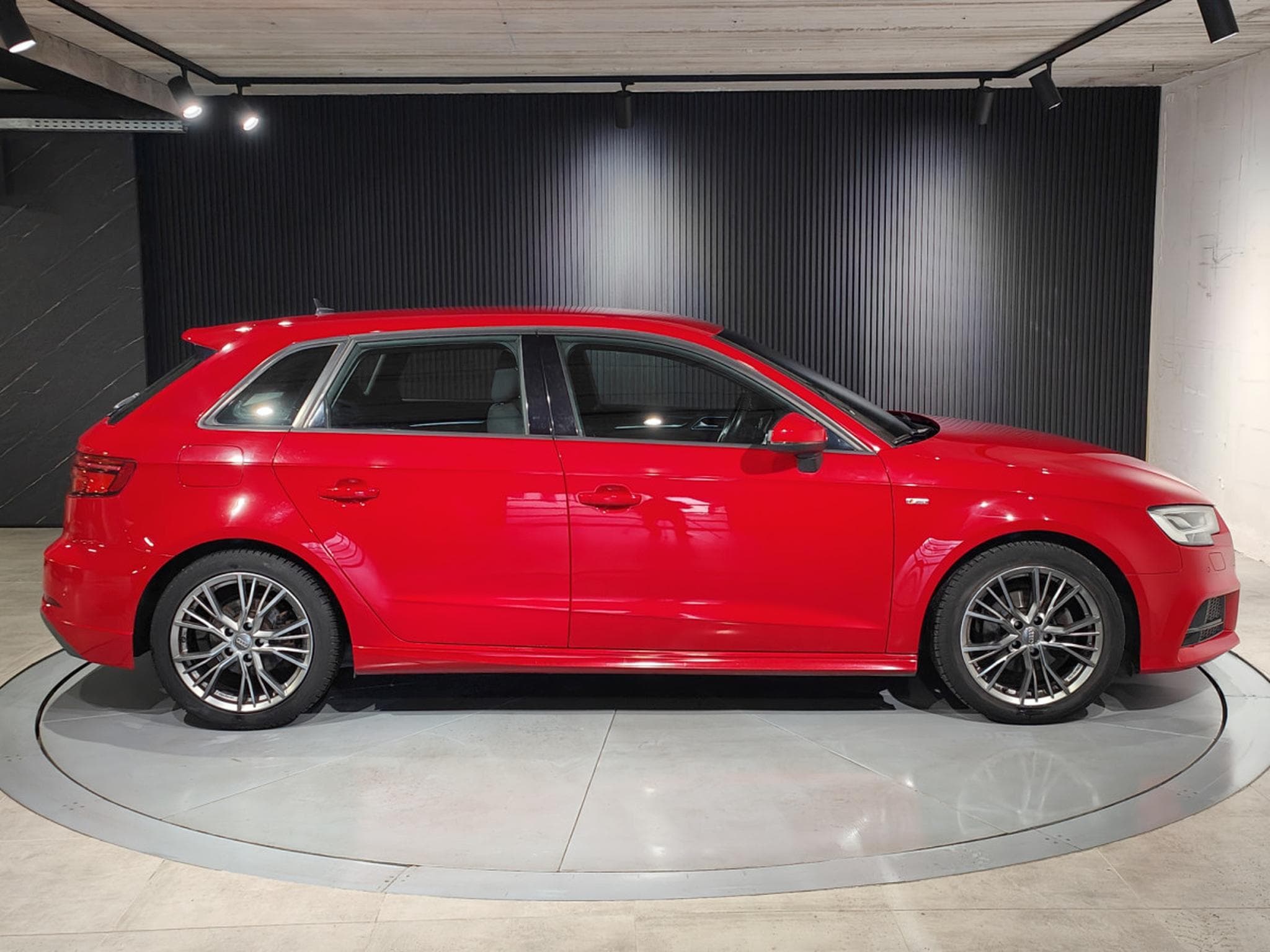 Audi A3 35 TFSI S-TRONIC S-LINE CARPLAY GPS BLUETOOTH APS AV/ARR (2019) - Foto 2