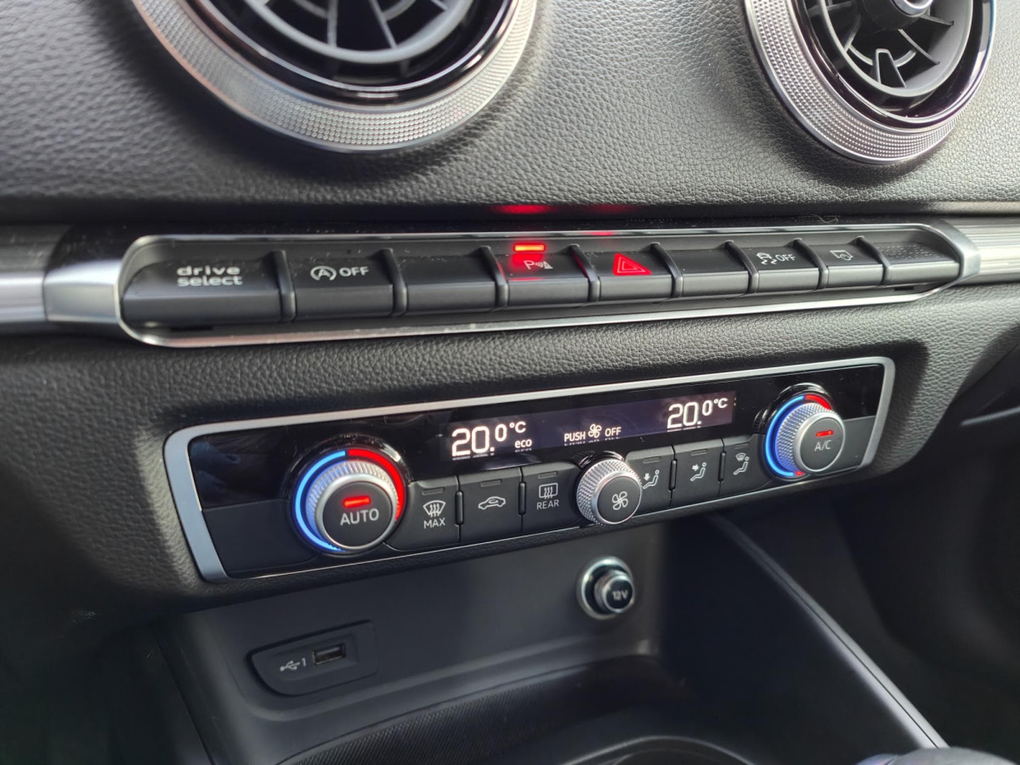 Audi A3 35 TFSI S-TRONIC S-LINE CARPLAY GPS BLUETOOTH APS AV/ARR (2019) - Foto 14