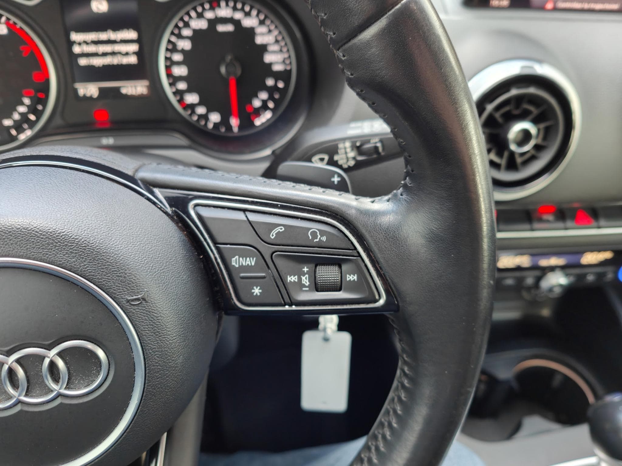 Audi A3 35 TFSI S-TRONIC S-LINE CARPLAY GPS BLUETOOTH APS AV/ARR (2019) - Foto 19