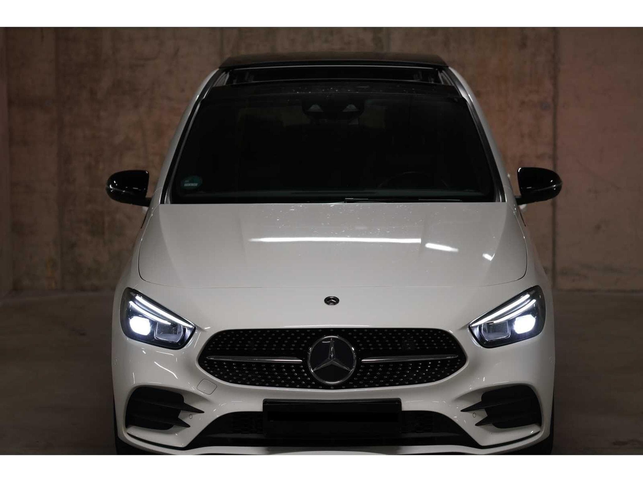 Mercedes B 200 AMG Line (2019) - Photo 1