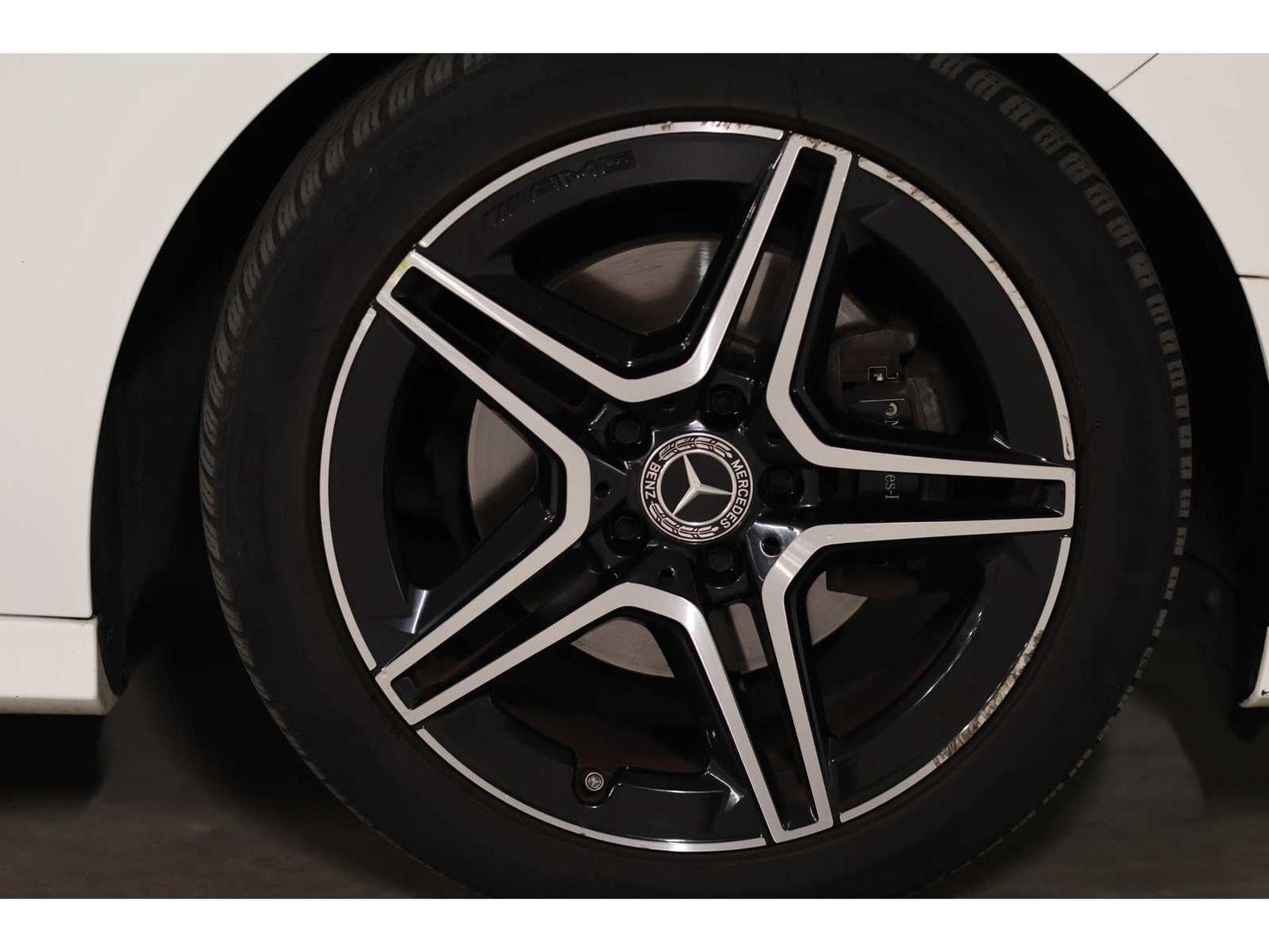 Mercedes B 200 AMG Line (2019) - Photo 20