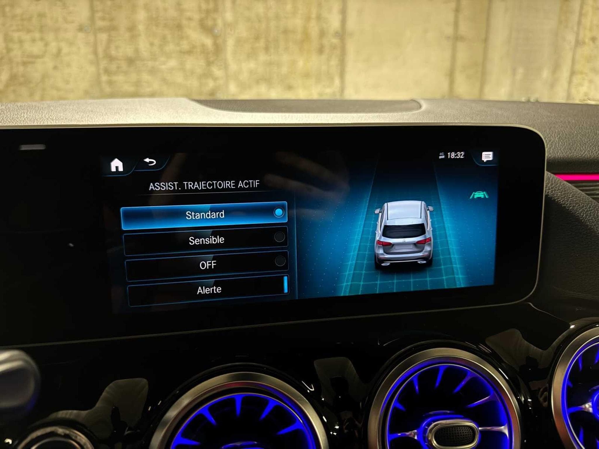 Mercedes B 200 AMG Line (2019) - Photo 44